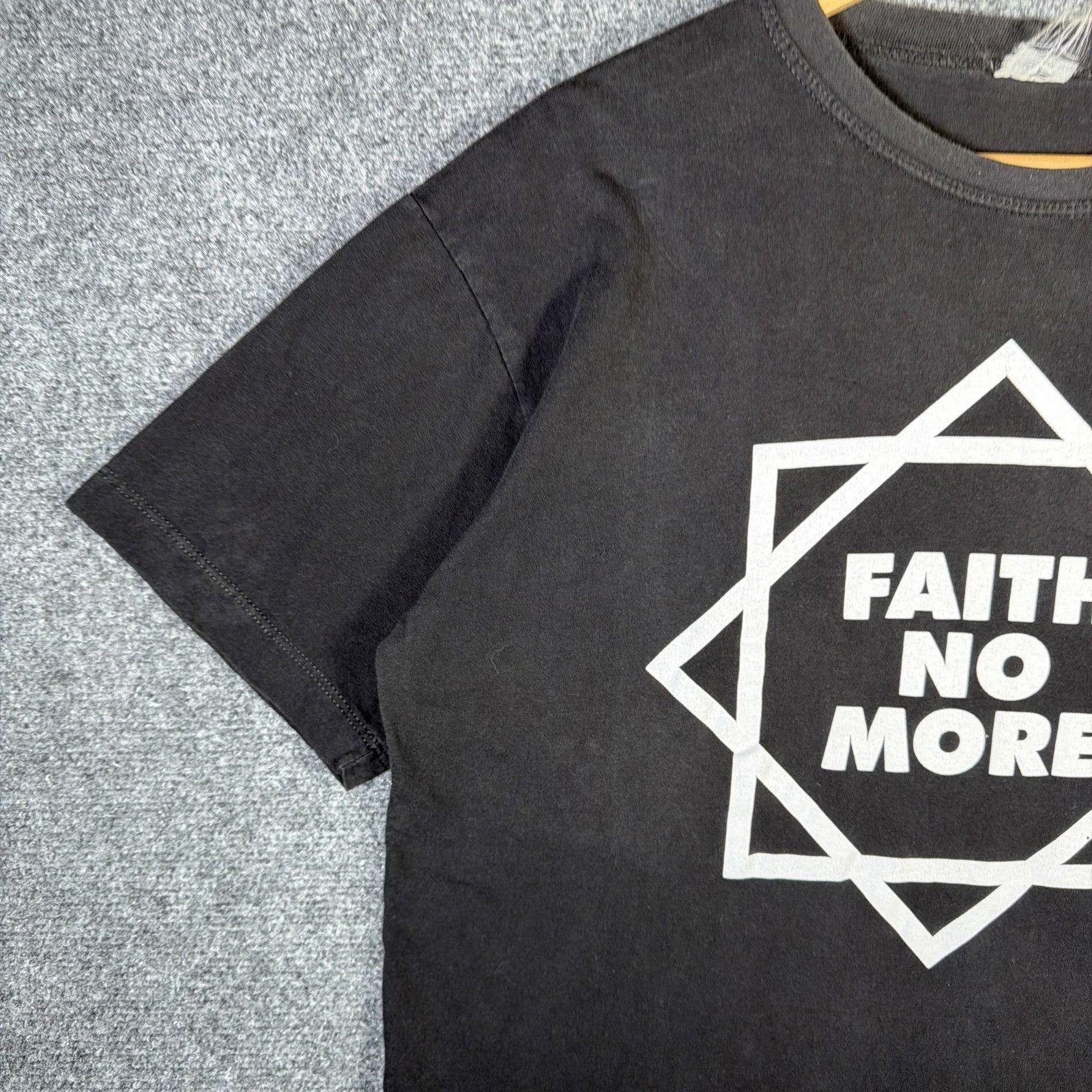 Band Tees Vintage Faith No More Shirt Mens Medium Black 90s Band Tee Size US M / EU 48-50 / 2 - 8 Thumbnail