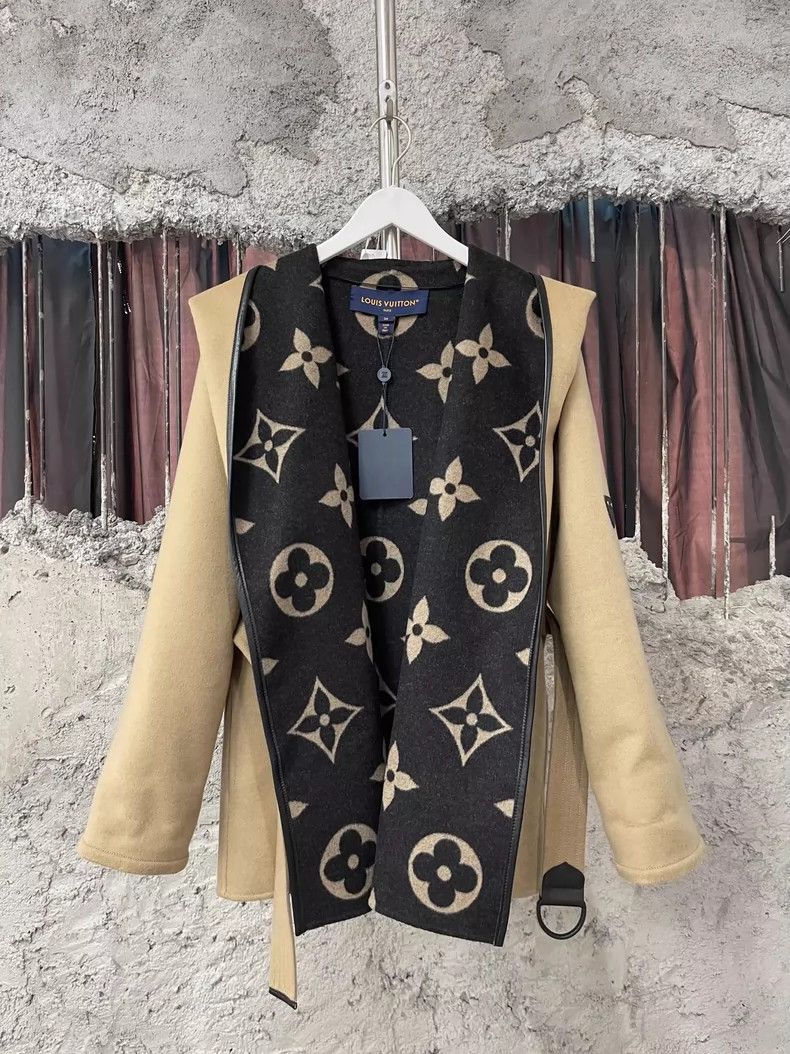 Louis Vuitton Louis Vuitton coat Size XXS / US 00 / IT 34 - 1 Thumbnail