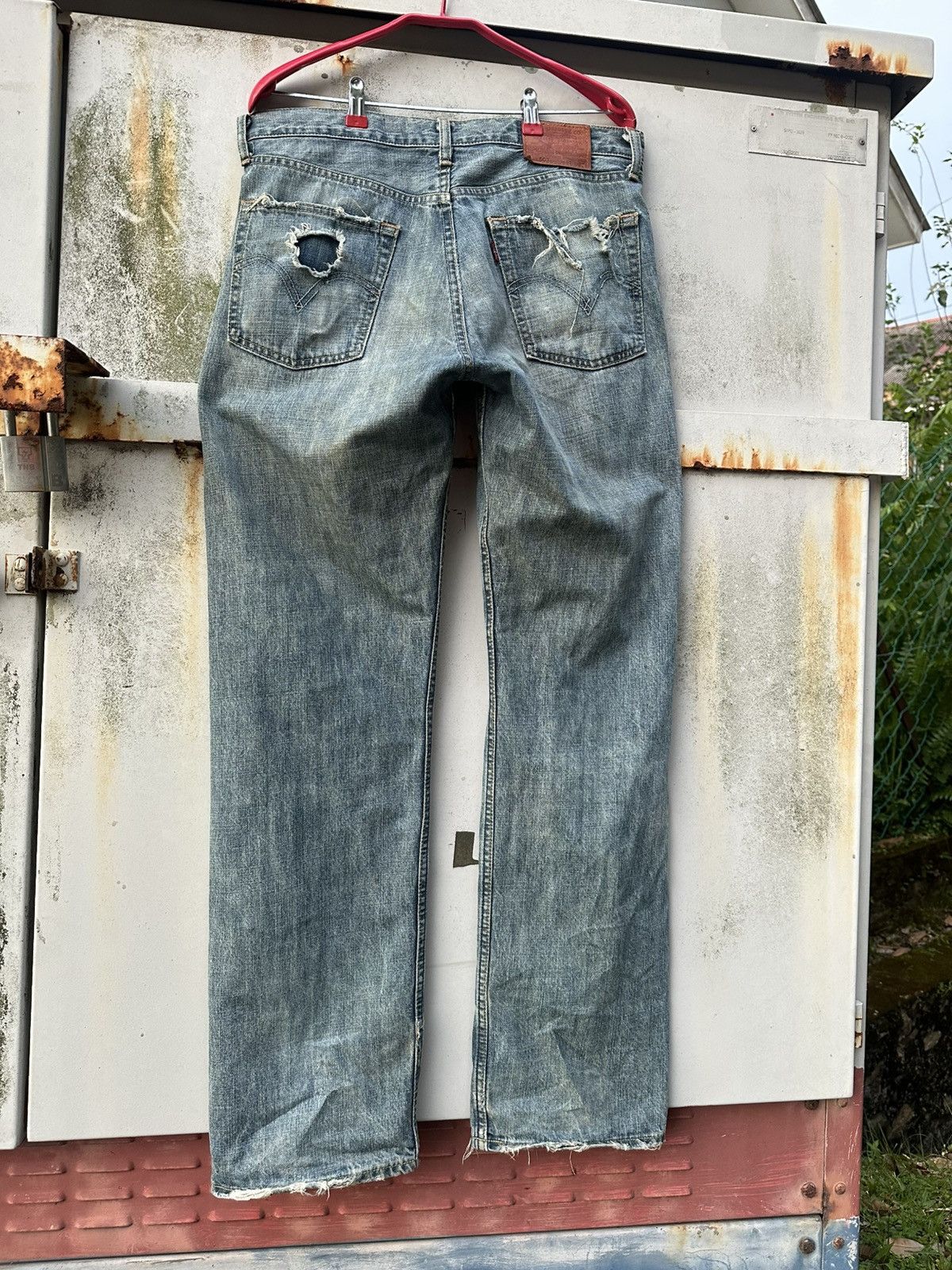 Levi's Vintage Clothing THRASHED Levis 503 Baggy Jeans Size US 34 / EU 50 - 9 Thumbnail