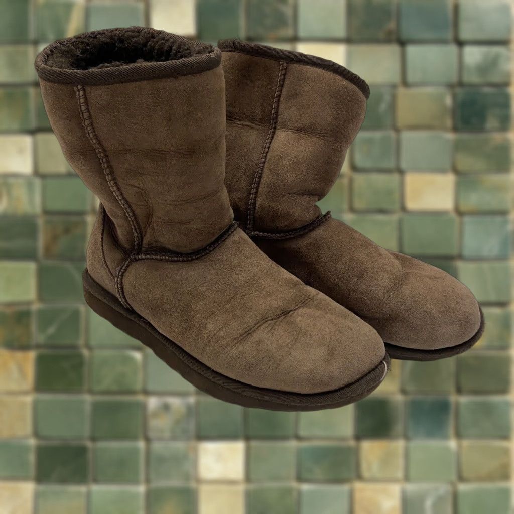 Ugg UGG Boots Classic Short 5826 Leather Upper Sheepskin Lining Women’s 8 Brown Boots Female Size 30" / US 8 / IT 44 - 1 Thumbnail