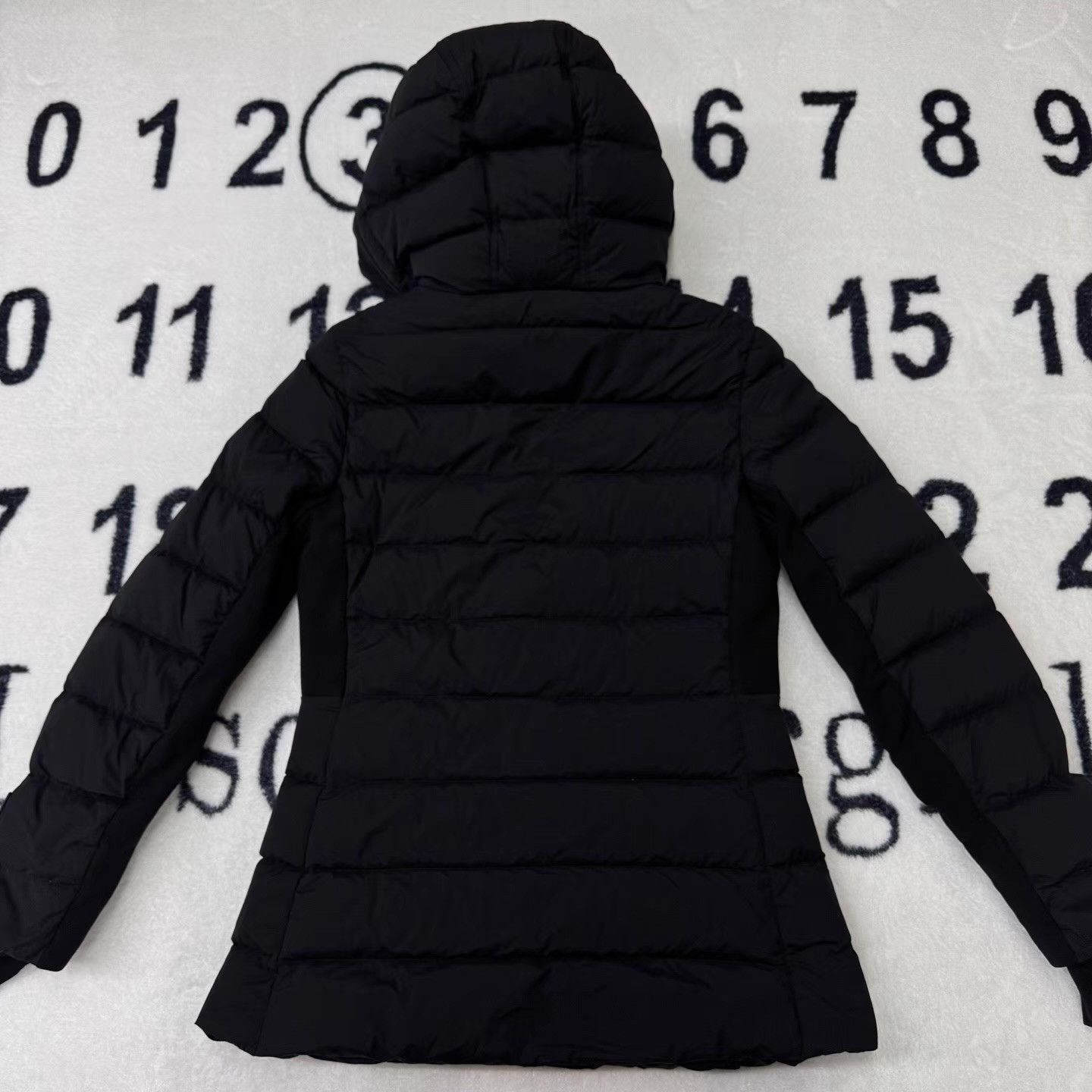 Burberry Burberry Black Slim-Fit Down Jacket Q10 Size US S / EU 44-46 / 1 - 3 Thumbnail