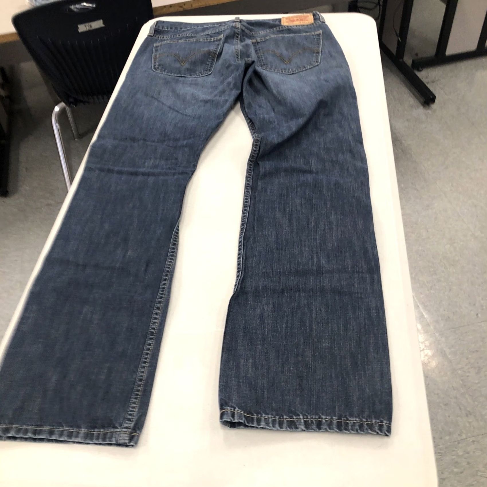 Levi's VINTAGE Levis 514 Jeans Mens 34x34 Slim Straight Denim Blue Cotton Zip 5-Pocket Logo Size US 34 / EU 50 - 5 Thumbnail