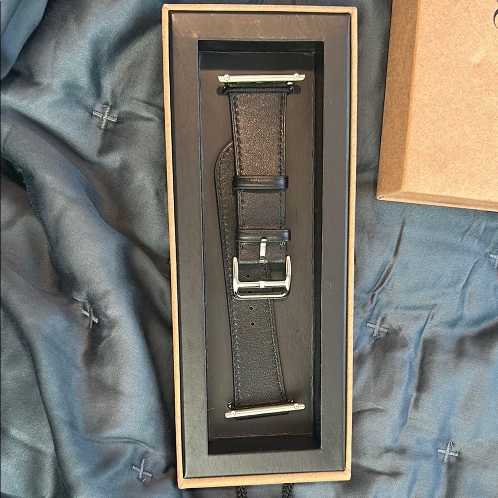 Quince Quince Leather Apple Watch Band with Gift Box Size ONE SIZE - 5 Thumbnail