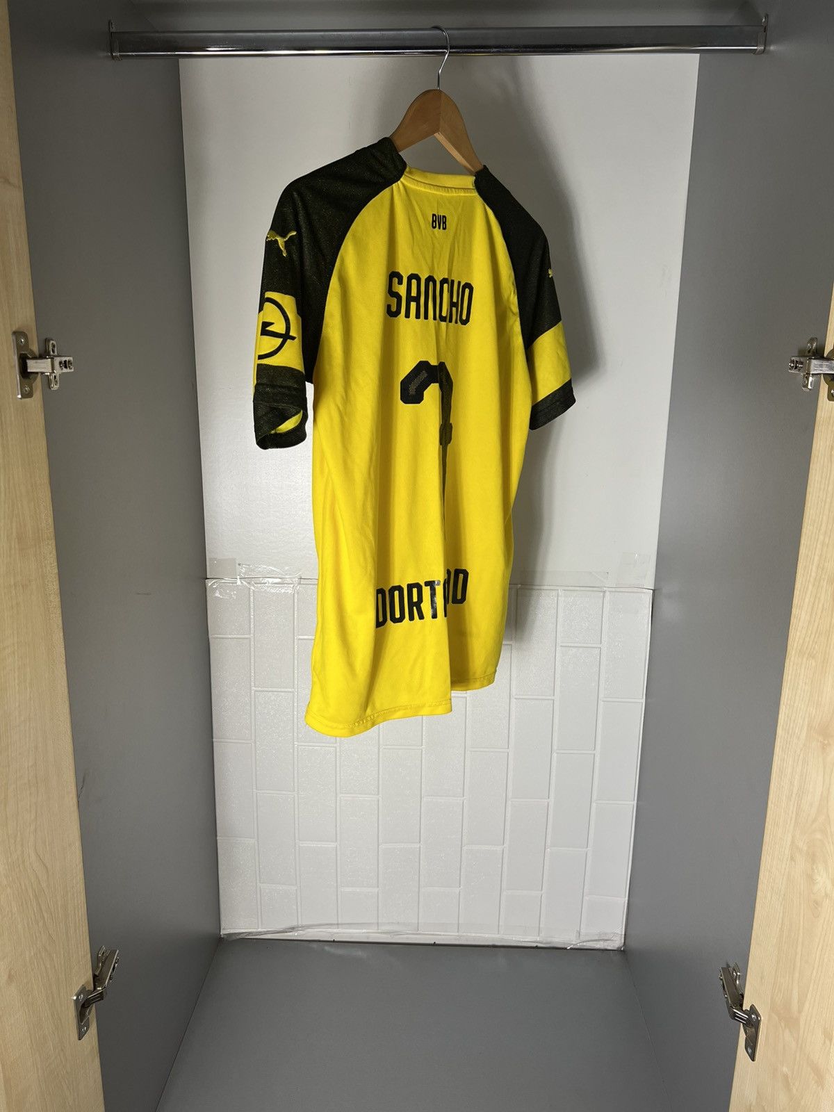 Puma VINTAGE PUMA FC BORUSSIA DORTMUND GERMANY SOCCER JERSEY RETRO Y2K 90s Size US S / EU 44-46 / 1 - 15 Thumbnail