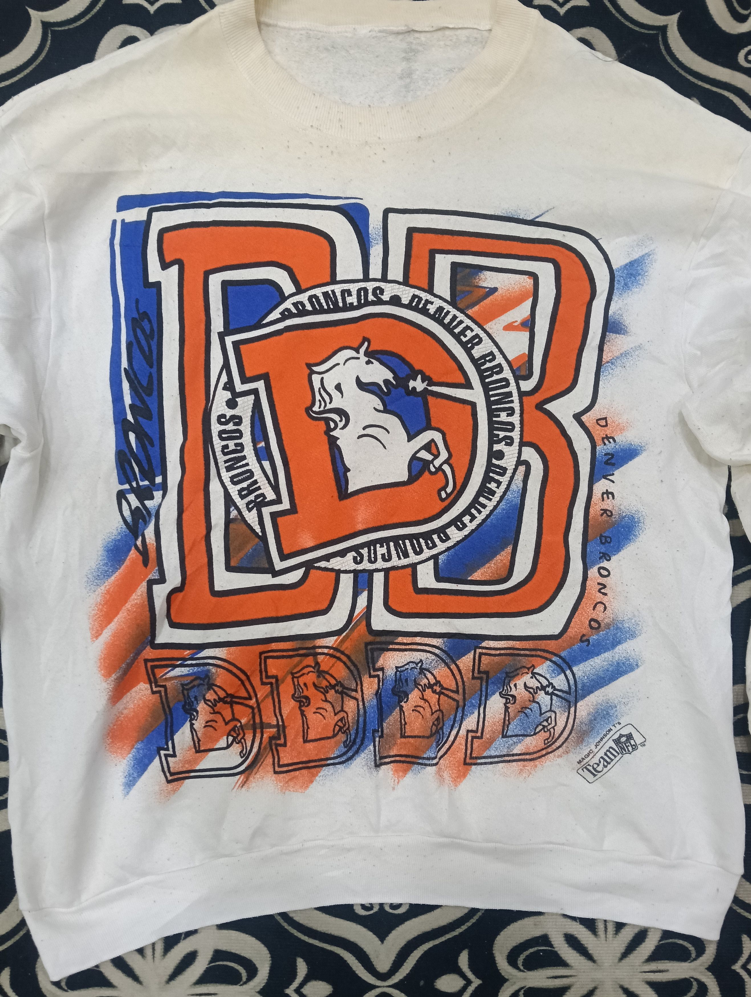 NFL Rare Denver Broncos Magic Johnson Graffiti Size US XL / EU 56 / 4 - 2 Thumbnail