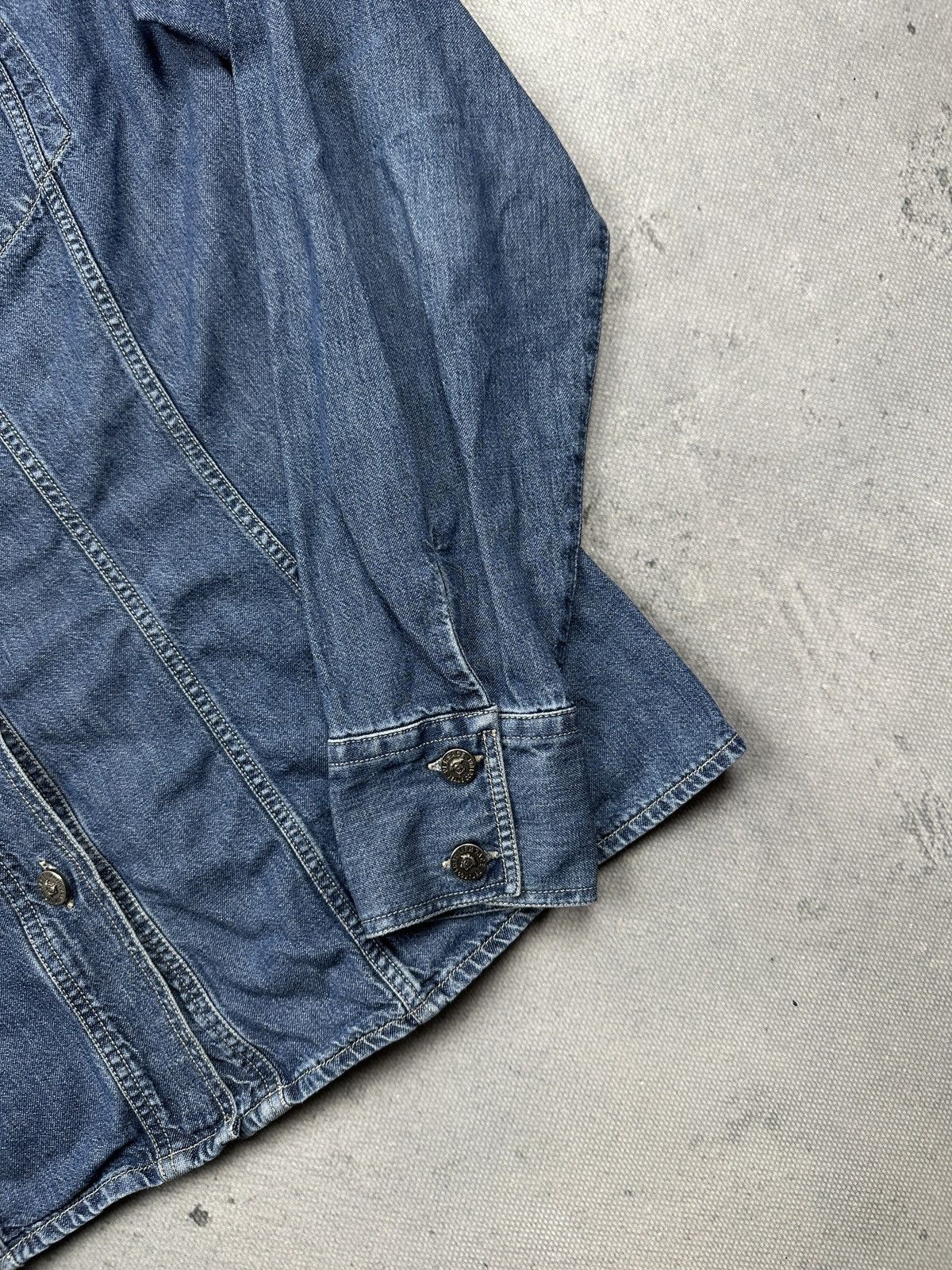 Versace Jeans Couture Versace Jeans Couture Vintage Medusa Button Denim Shirt 90s Size L / US 10 / IT 46 - 10 Thumbnail