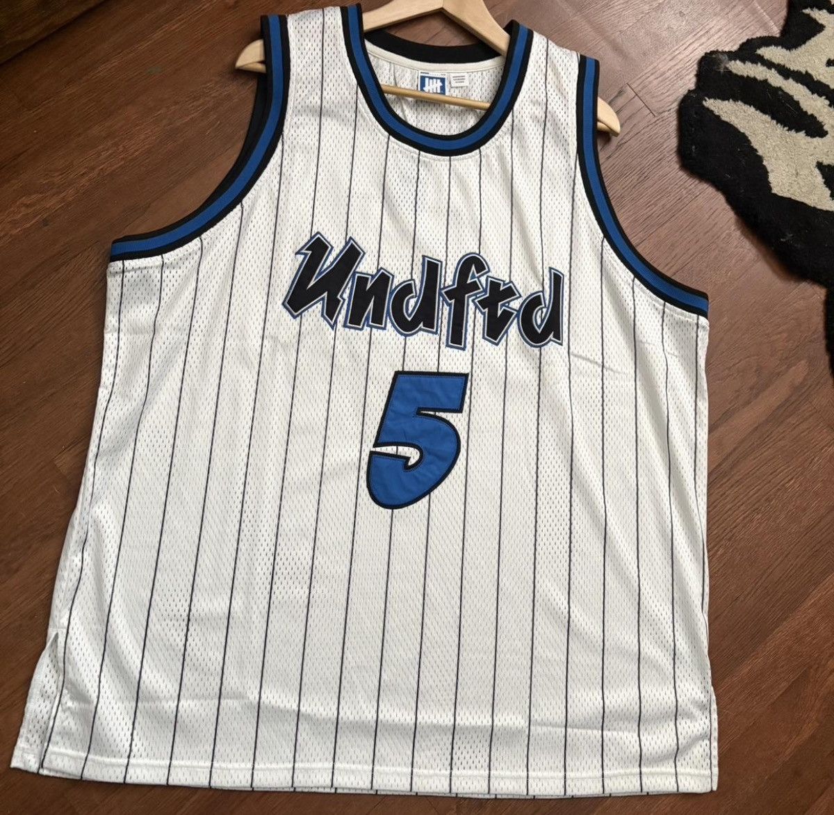 Undefeated Undefeated basketball jersey Size US XXL / EU 58 / 5 - 2 Thumbnail