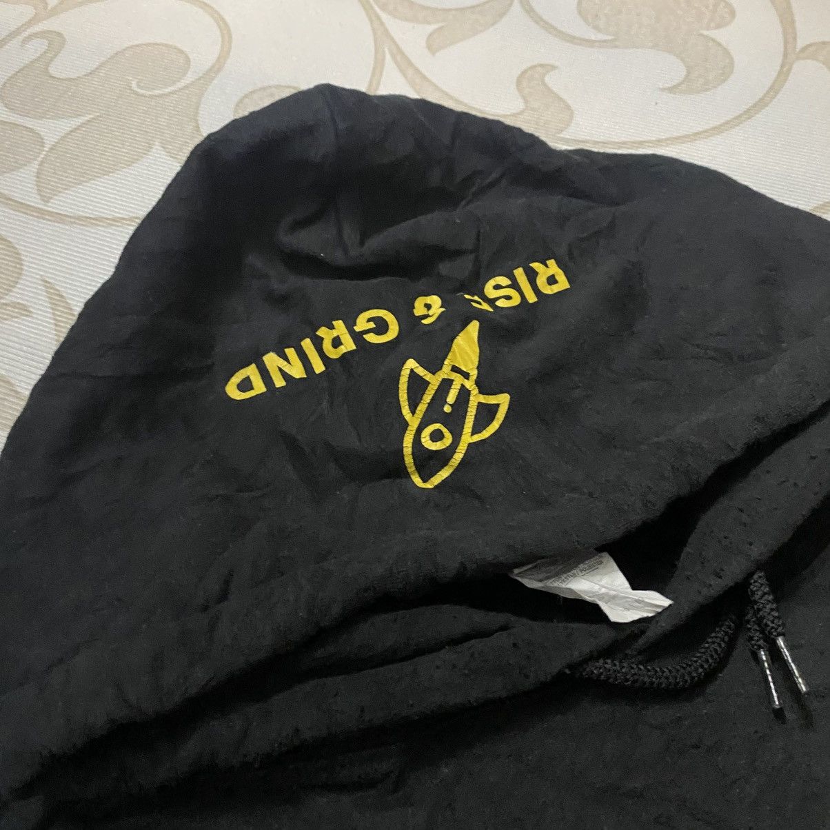 Gildan Vintage Gildan Black Rise Pullover Hoodie Size US L / EU 52-54 / 3 - 3 Thumbnail
