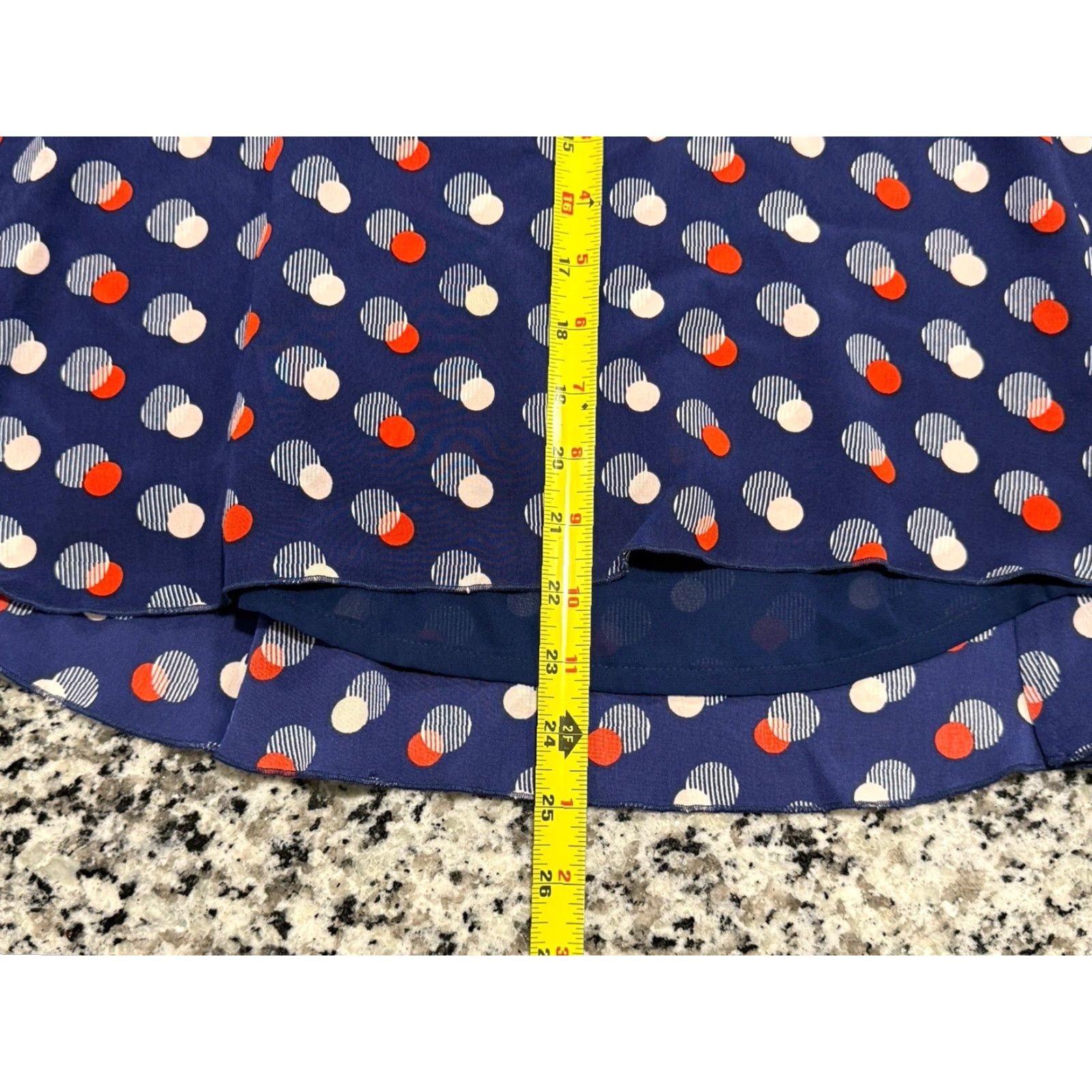 Vintage VINTAGE Kate Spade Women’s Skirt Mini Short Winter Seaside 100% Silk Polka Dot Sz 4 Size 27" / US 4 / IT 40 - 6 Thumbnail