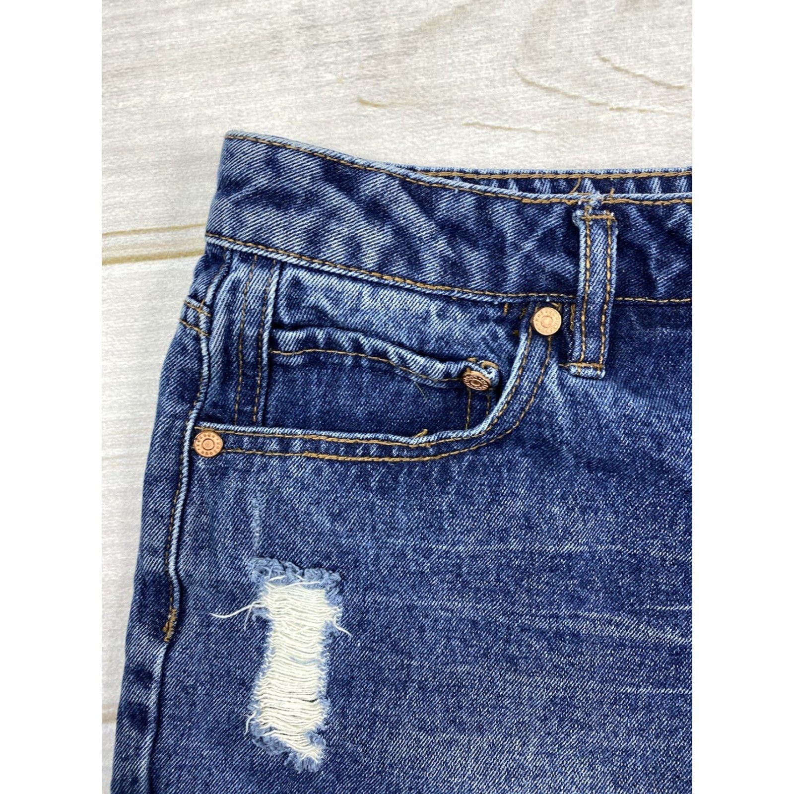 Vintage Refuge Shorts Womens 12 Dark Wash 100% Cotton Distressed Raw Rolled Hem Shortie Blue Size 34" / US 12 / IT 48 - 2 Thumbnail