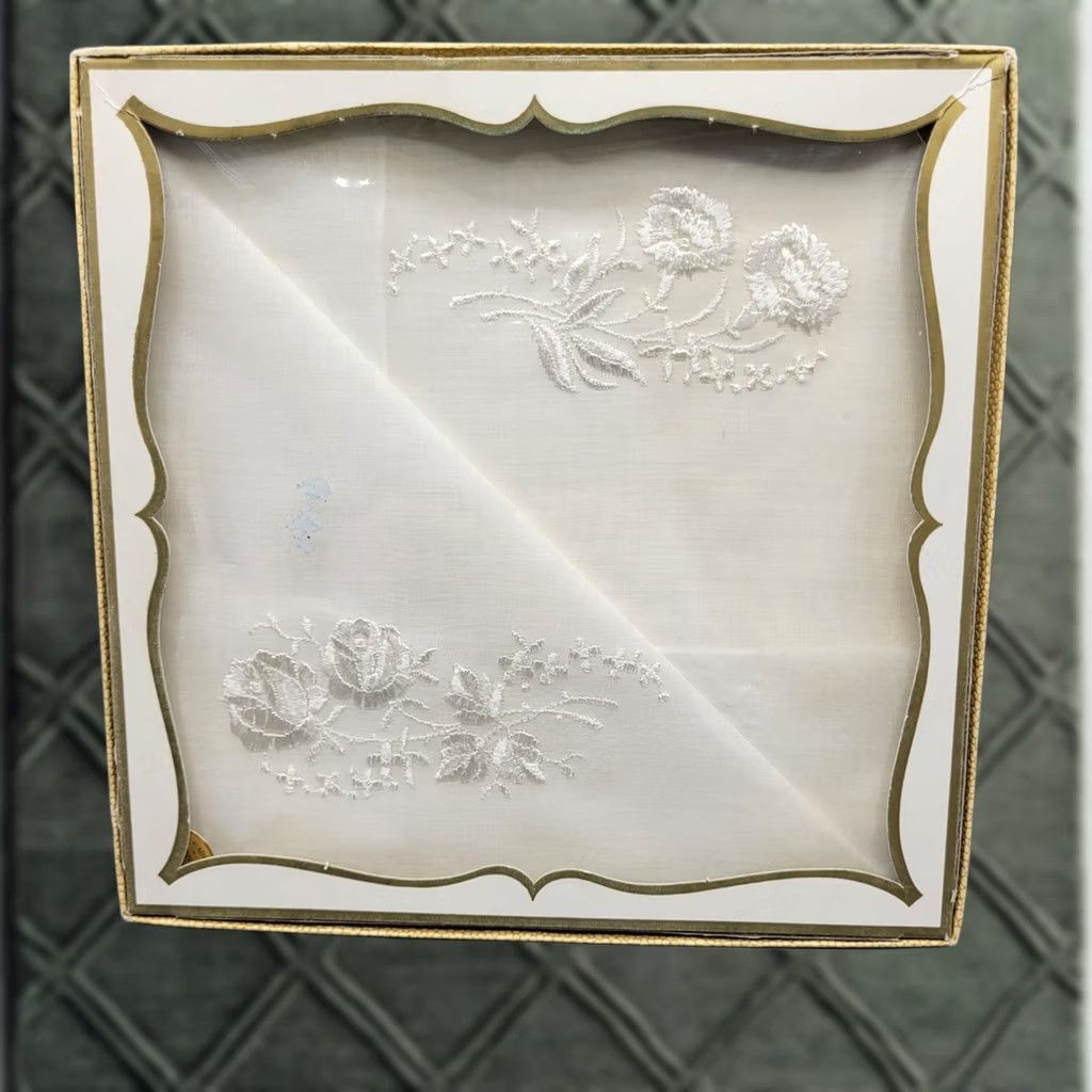 Vintage Vintage Swiss Made Embroidered Handkerchiefs Hankie Set of 2 In Original Box NOS Size ONE SIZE - 1 Thumbnail