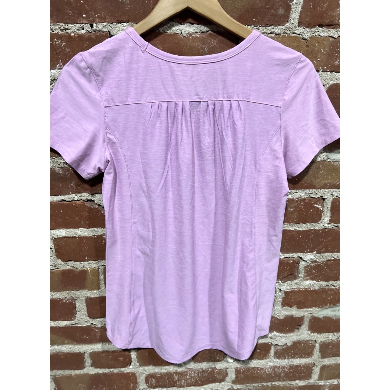 Vintage Duluth Womens Purple Short Sleeve V-Neck T-Shirt XS Woman Shirt V-Neck Short Sleeve Purple XS Size XS / US 0-2 / IT 36-38 - 3 Thumbnail
