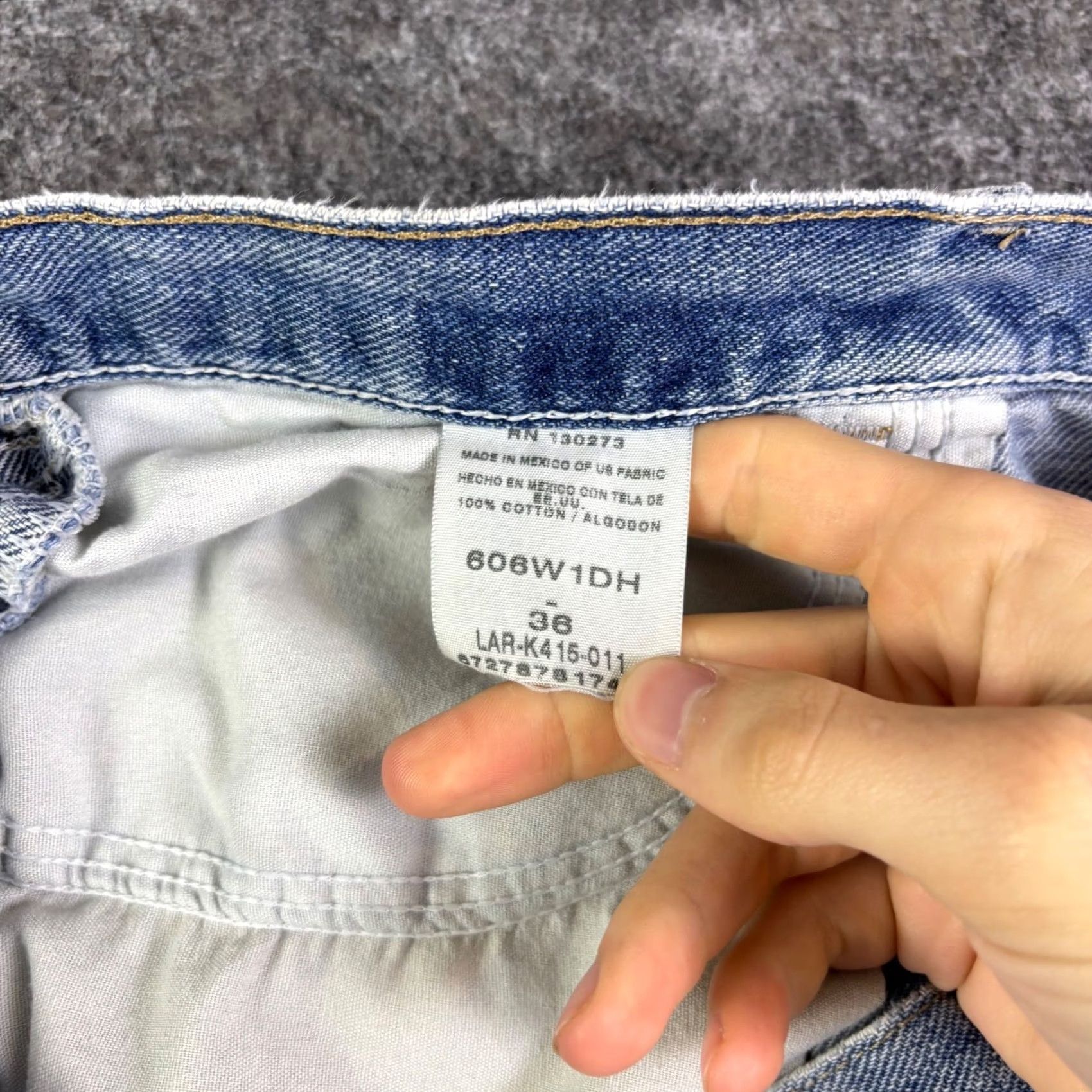 Wrangler Wrangler Bermuda Shorts Mens Light Wash Denim 36 Blue Cotton 606W1DH Distressed Size US 36 / EU 52 - 7 Thumbnail