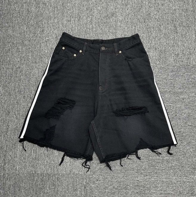 Balenciaga 22AW Distressed Denim Shorts - パンツ