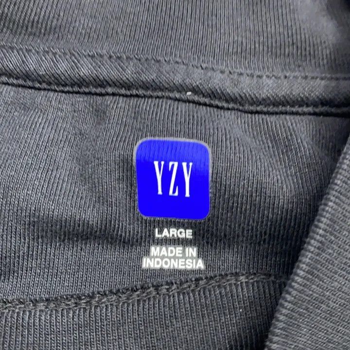 Balenciaga Balenciaga Yeezy x Gap x Balenciaga Logo Crop Tee -2507 Size US L / EU 52-54 / 3 - 5 Thumbnail