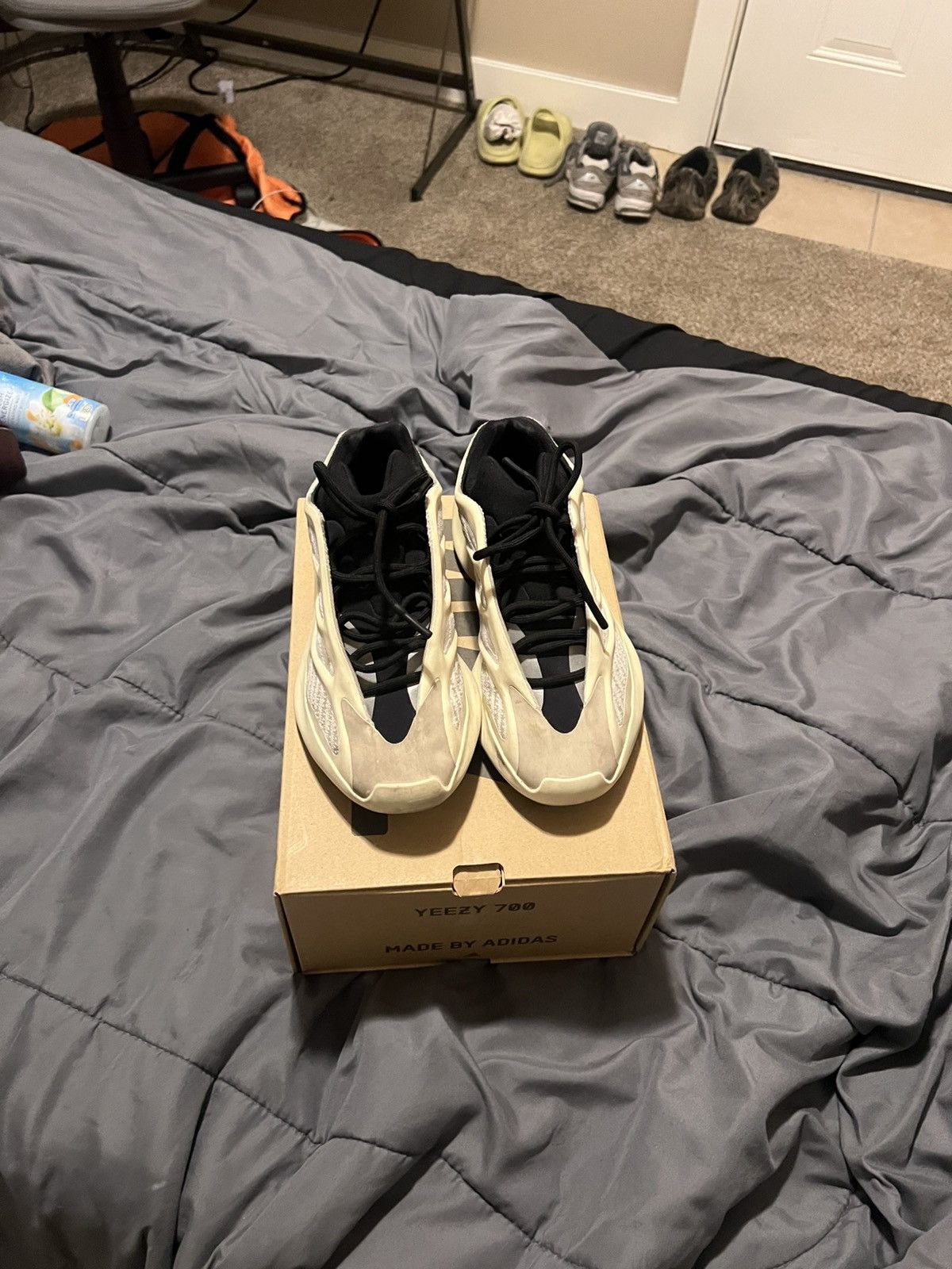 Adidas × Yeezy Yeezy 700 Azael Size US 8.5 / EU 41-42 - 1 Thumbnail