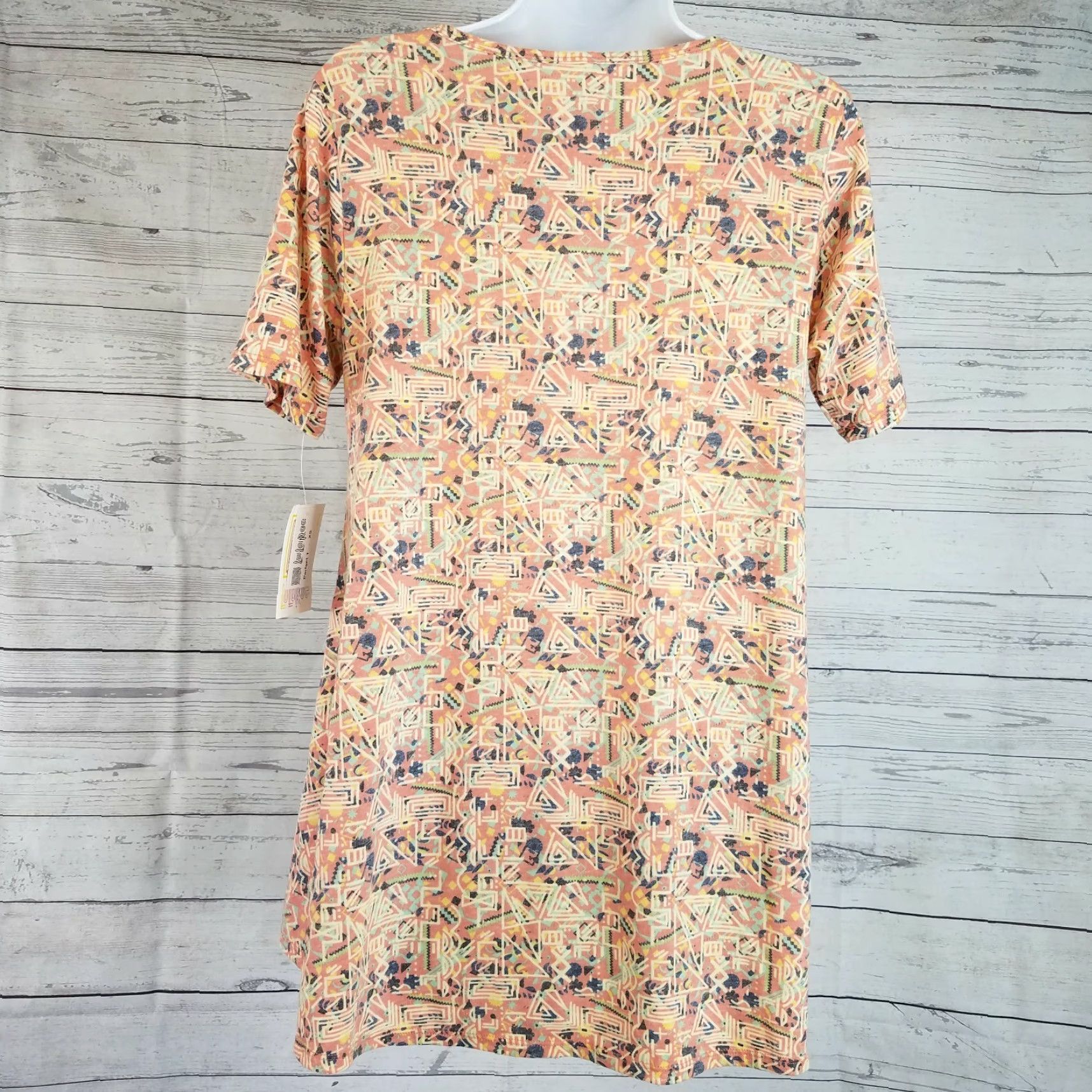 Vintage **LuLaRoe Women's Perfect T-Shirt Size XS Pink Geometric** User: LuLaRoe Women's Perfect T-Shirt Size XS Pink Geometric Size XS / US 0-2 / IT 36-38 - 3 Thumbnail