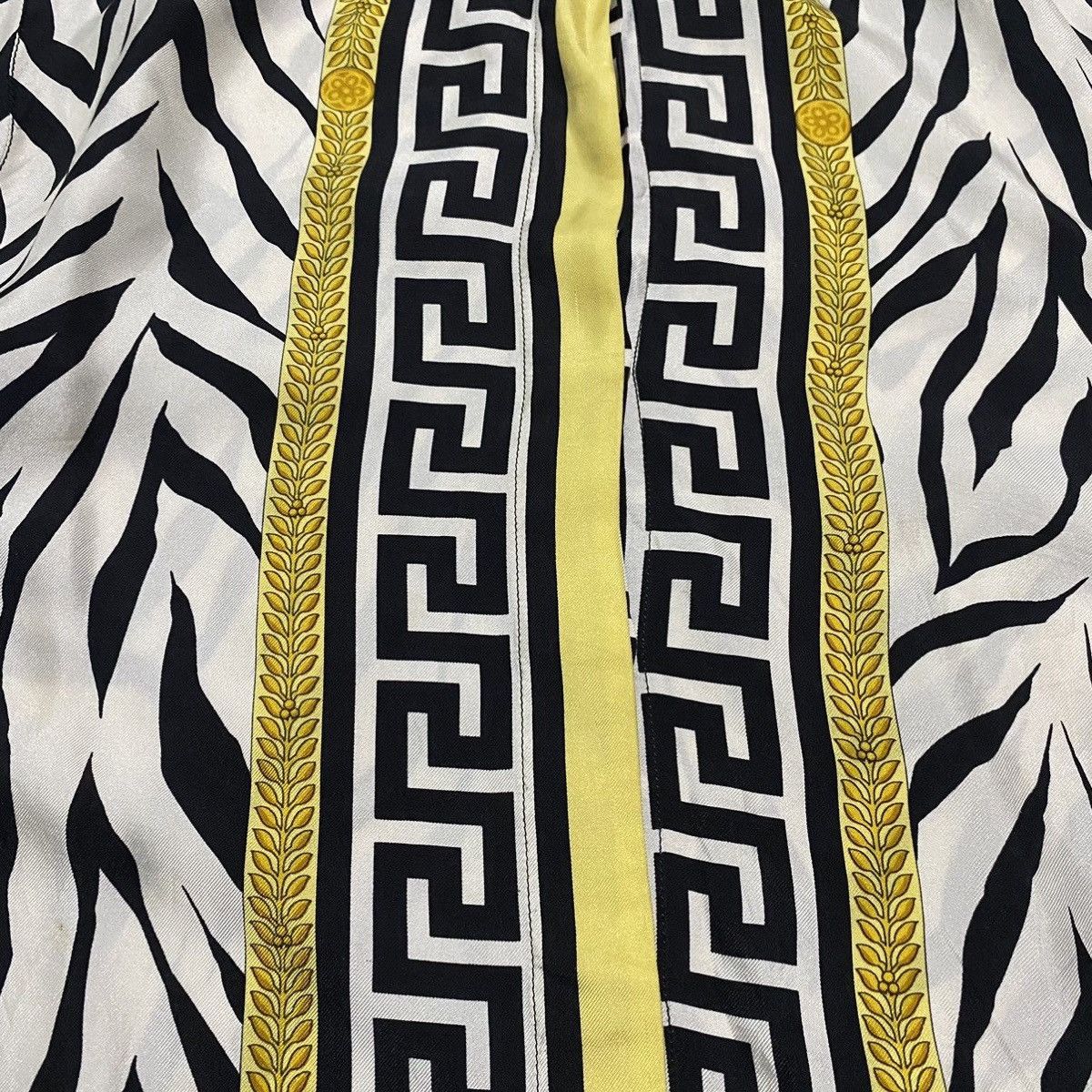 Designer × Versace GIANNI VERSACE SILK SHIRT ZEBRA UNISEX Size US S / EU 44-46 / 1 - 5 Thumbnail
