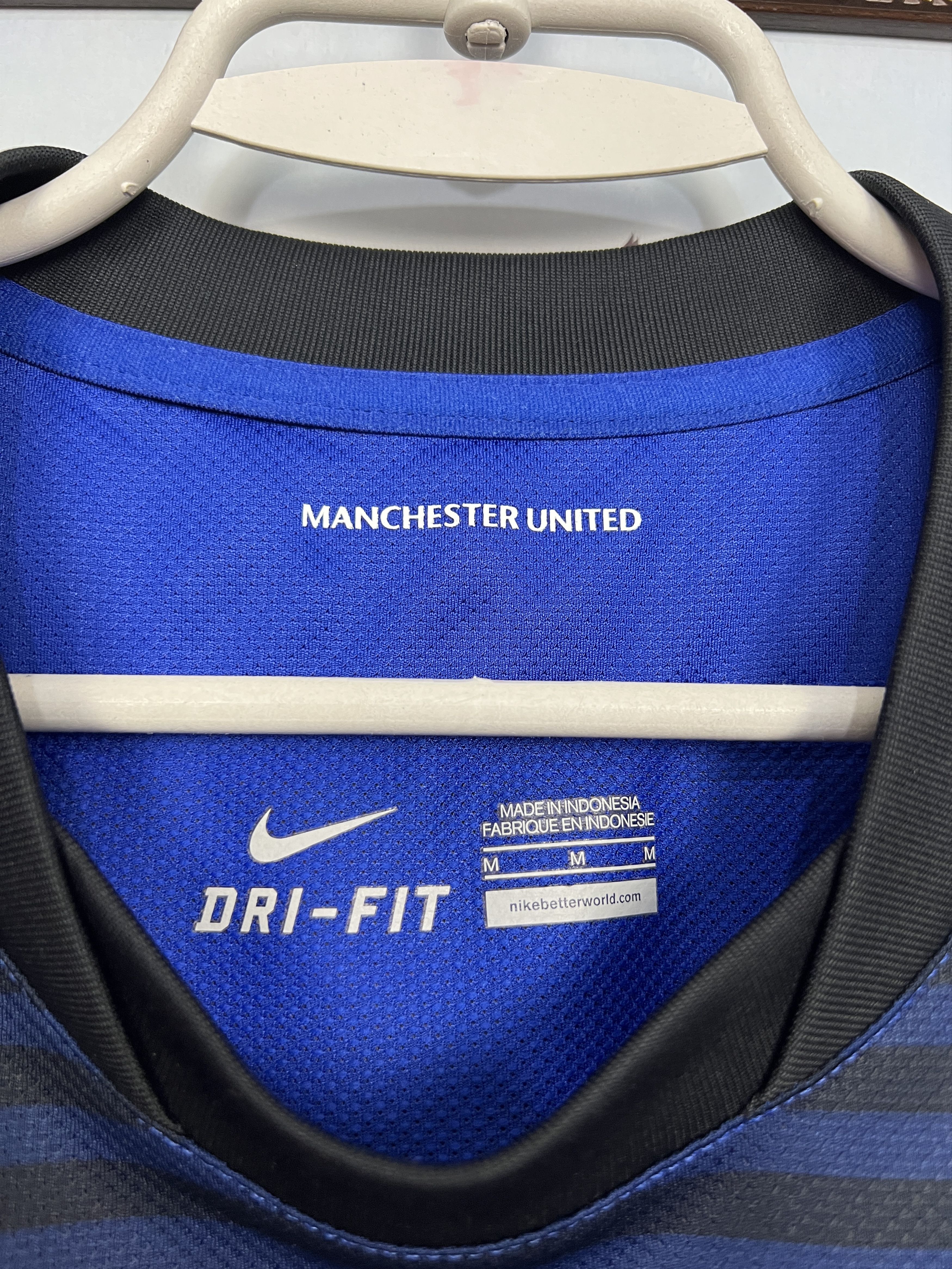 Nike Manchester United Away football shirt Soccer Jersey Trikot Size US M / EU 48-50 / 2 - 7 Thumbnail