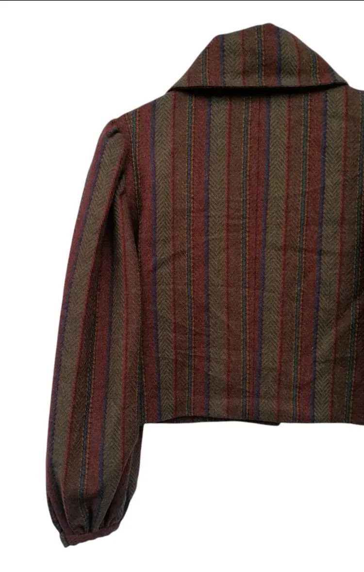 Salvatore Ferragamo Vintage Salvatore Ferragamo Wool Crop Tops Jacket Size M / US 6-8 / IT 42-44 - 10 Thumbnail