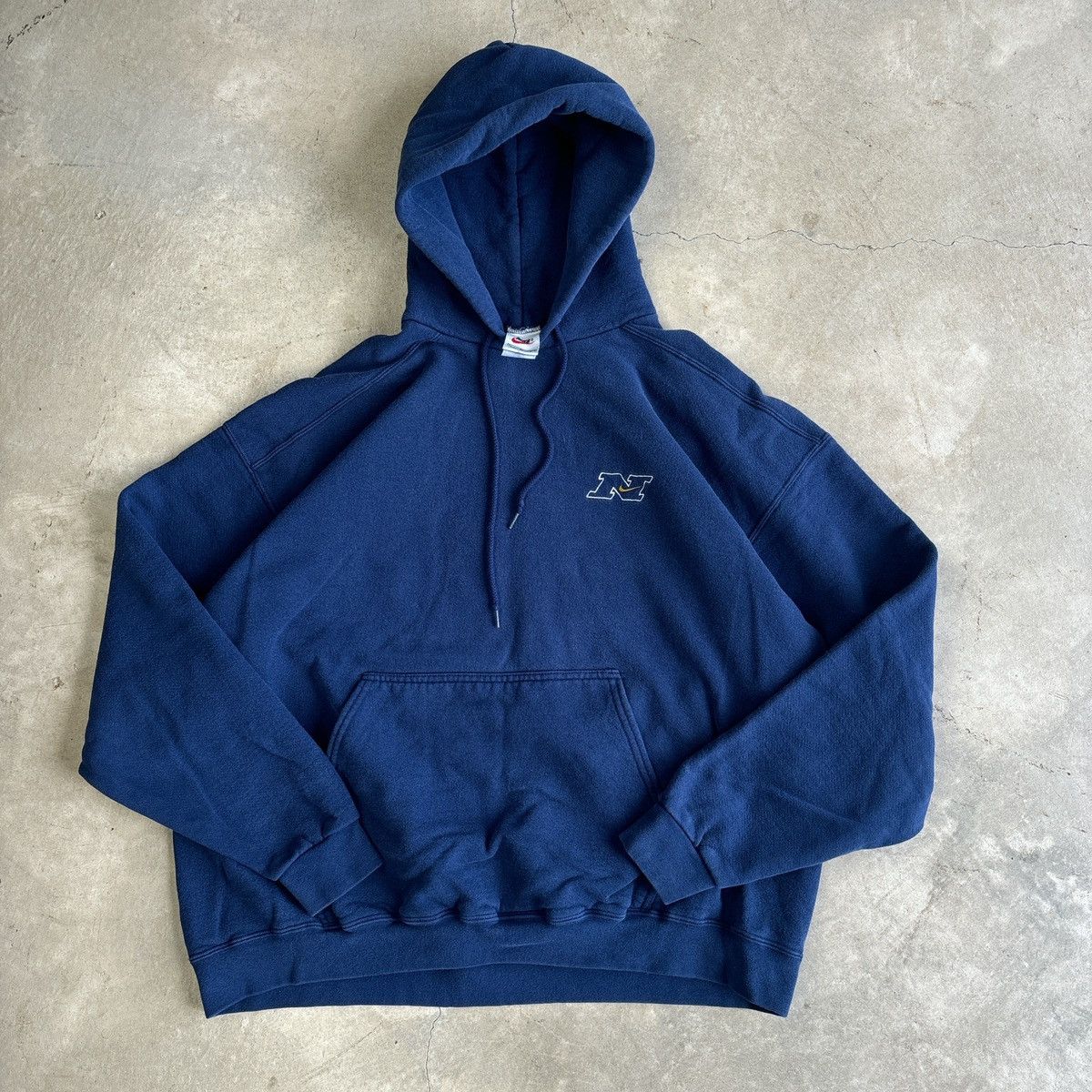 Nike Rare Vintage Nike Embroidered Hoodie Size US L / EU 52-54 / 3 - 2 Thumbnail
