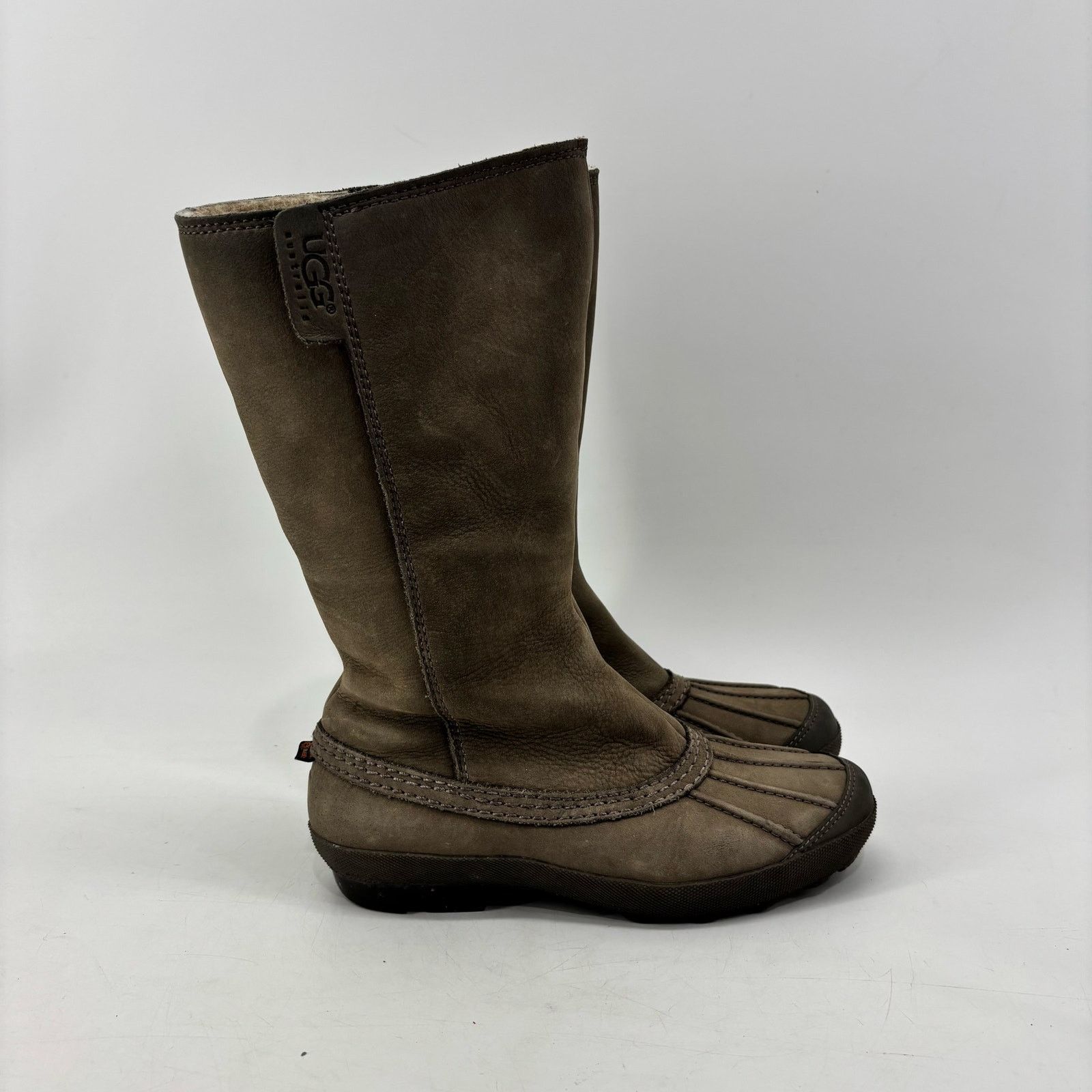 Ugg Ugg Boots Womens Size 6 W Belfair Duck Boots 5736 Taupe Size US 6 / IT 36 - 2 Thumbnail