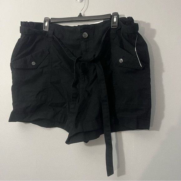Old Navy Old Navy extra high rise tie front cargo shorts 4” sz xl NWT Size 38" / US 16 / IT 52 - 1 Thumbnail