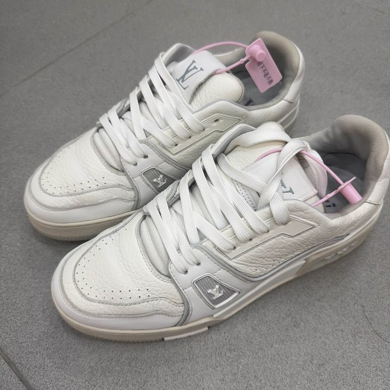Louis Vuitton Louis Vuitton Trainer Low-Top Fashion Sneakers 0079 Size US 8.5 / EU 41-42 - 1 Thumbnail