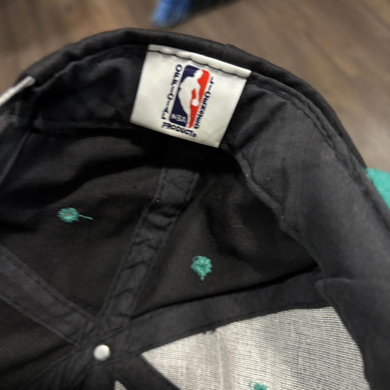 NBA Vintage Vancouver grizzlies kids snap back hat 1994 Size ONE SIZE - 7 Thumbnail