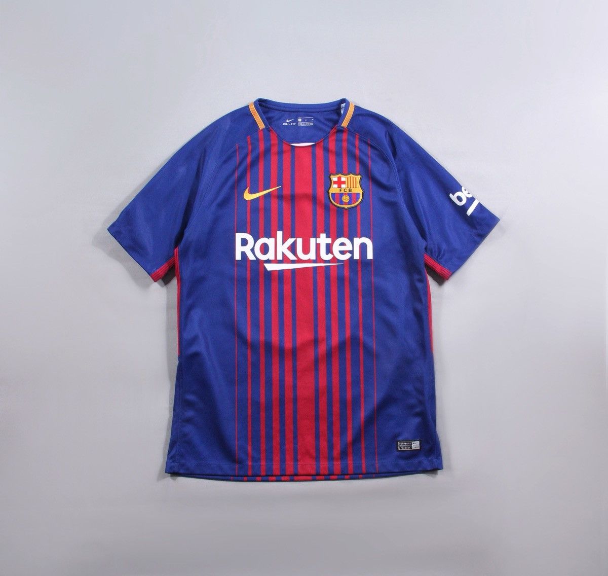 Nike MESSI Nike Barcelona Vintage Soccer Football Jersey Shirt M Size US M / EU 48-50 / 2 - 2 Thumbnail
