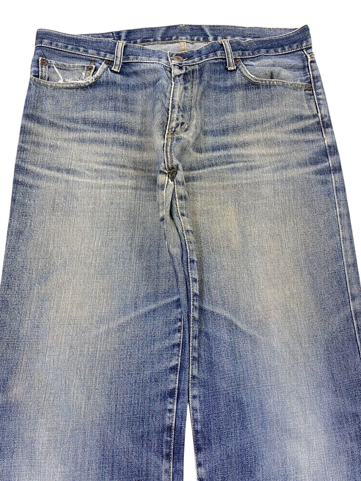 Uniqlo Uniqlo Faded Dark Wash Whiskers Style Loose Jeans Size US 35 - 2 Thumbnail