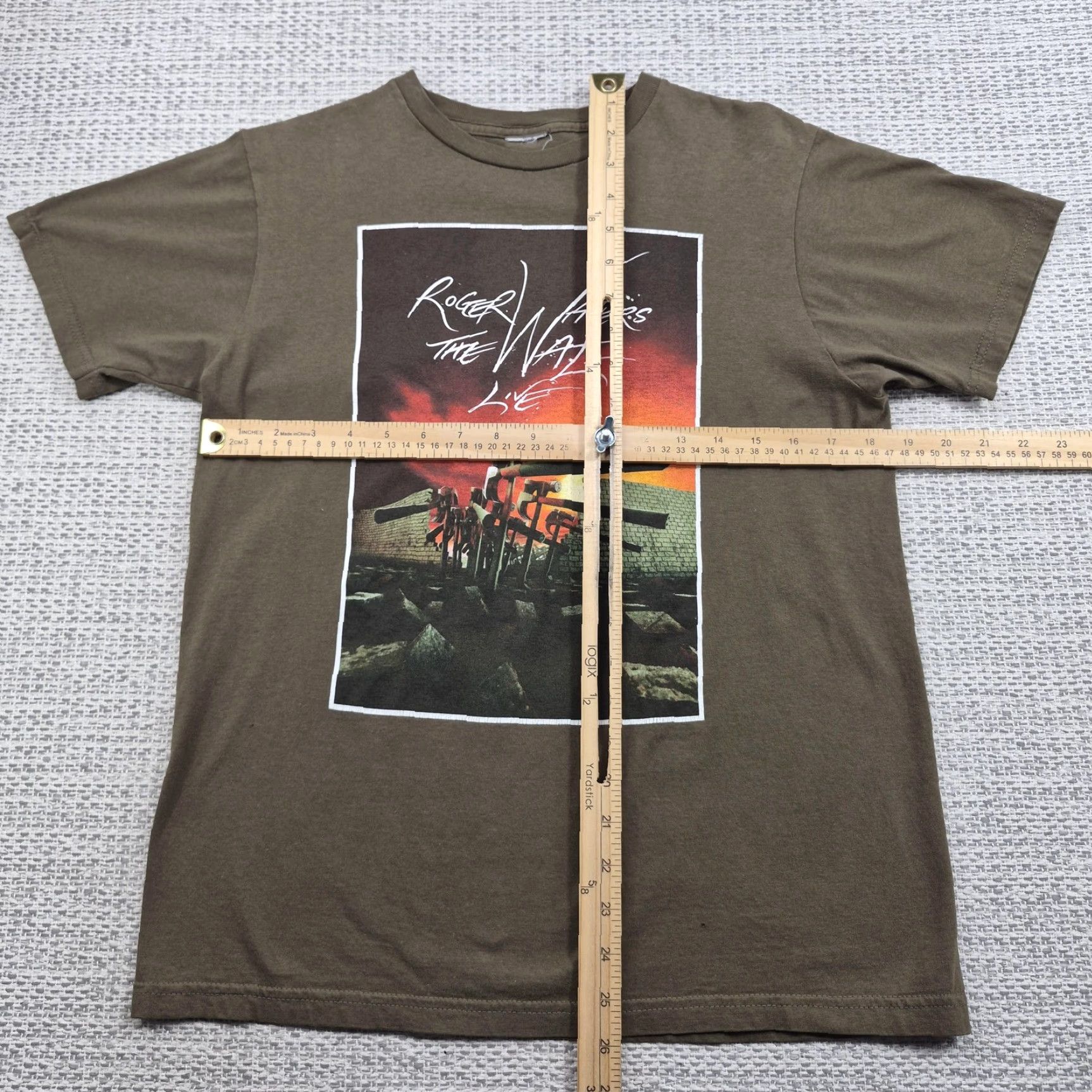 Vintage Roger Waters The Wall Live Shirt Adult S T-Shirt Concert Tour Pink Floyd Graphic Print Crew Neck Short Sleeve Brown Cotton Regular Mens Size US S / EU 44-46 / 1 - 7 Thumbnail