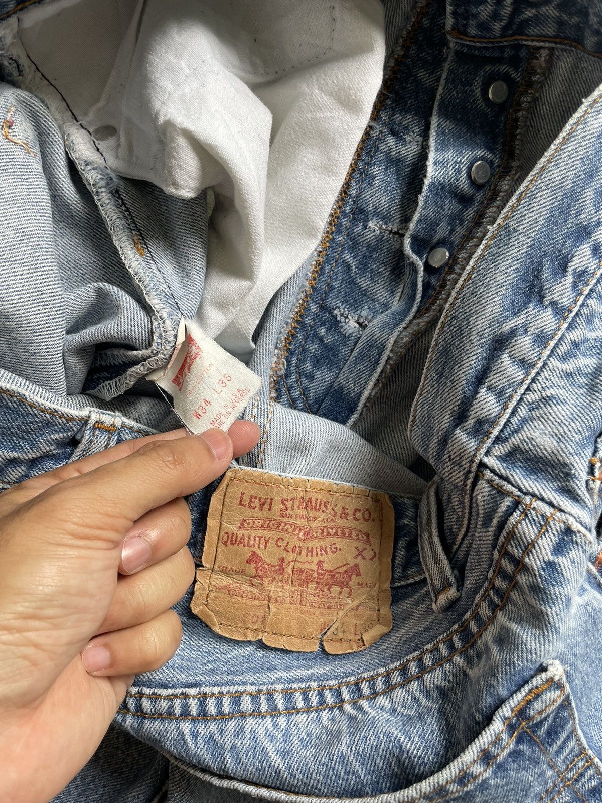 Levi's Vintage 80s Levis 501 light blue washed Jeans 32x30 Size US 32 / EU 48 - 9 Thumbnail