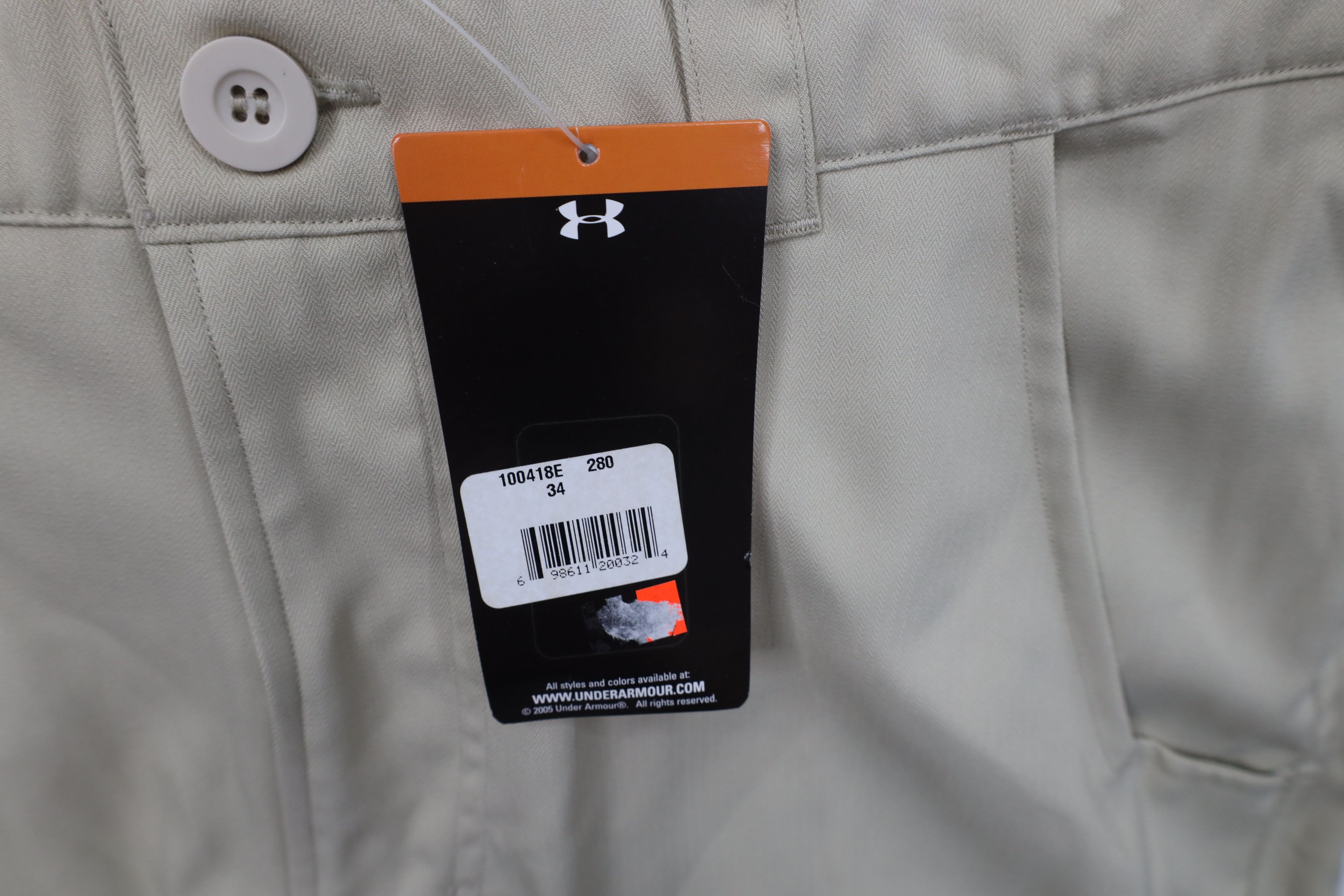 Under Armour Deadstock Vintage Y2K 2005 Under Armour Cargo Shorts Beige Size US 34 / EU 50 - 9 Thumbnail