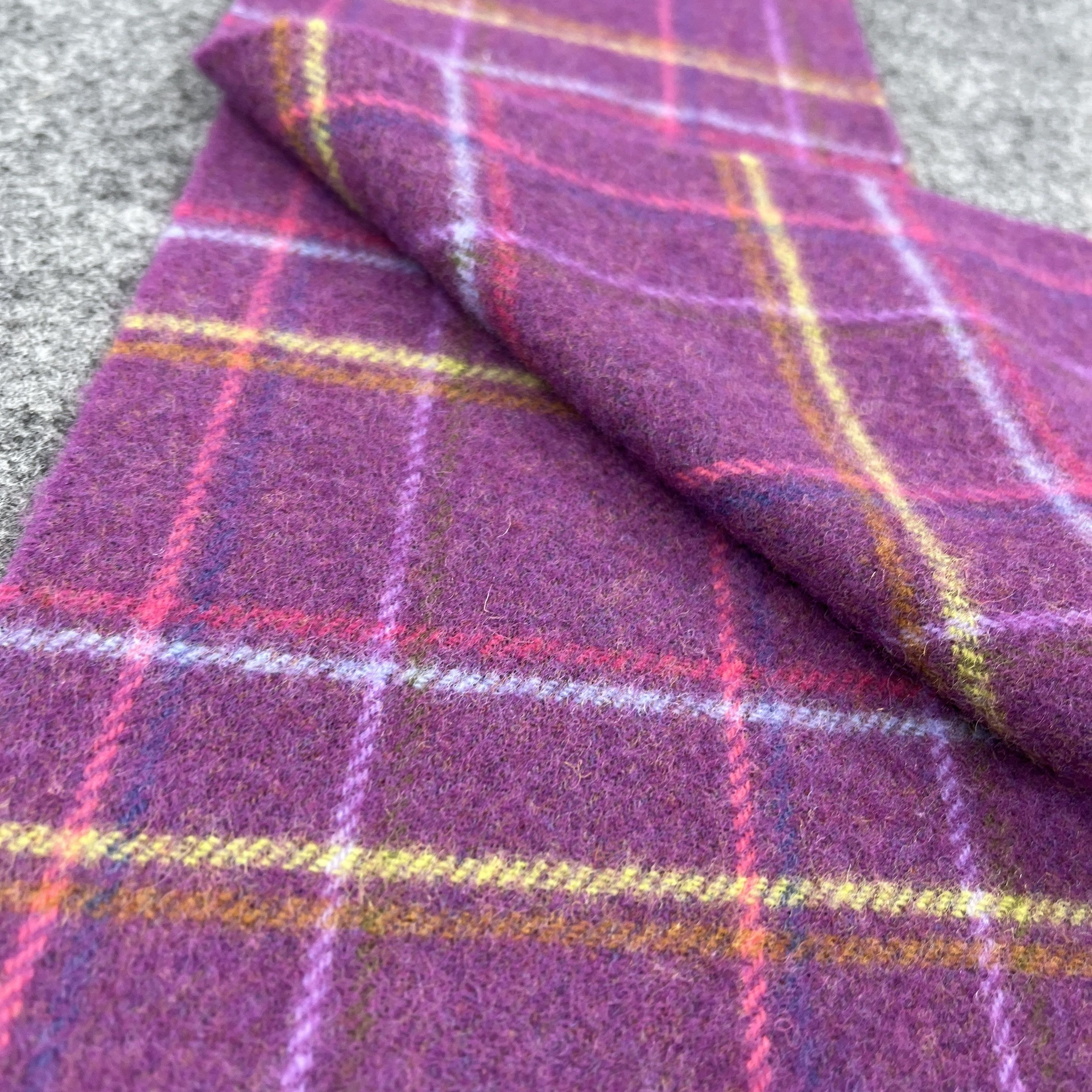 Johnstons Of Elgin Johnstons Of Elgin Scarf / Muffler / Neckwear T1108 Size ONE SIZE - 12 Thumbnail