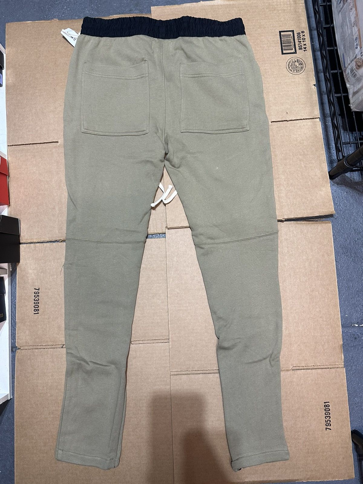FOG Essentials Sweatpants ‘Silver Sage’ Size US 35 - 7 Thumbnail