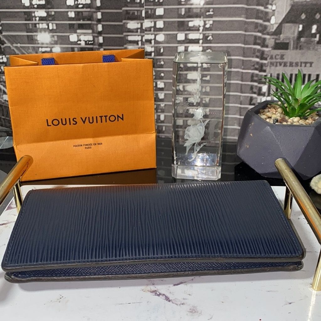 Louis Vuitton Authentic Louis Vuitton 💙Epi Brazza Wallet Size ONE SIZE - 14 Thumbnail
