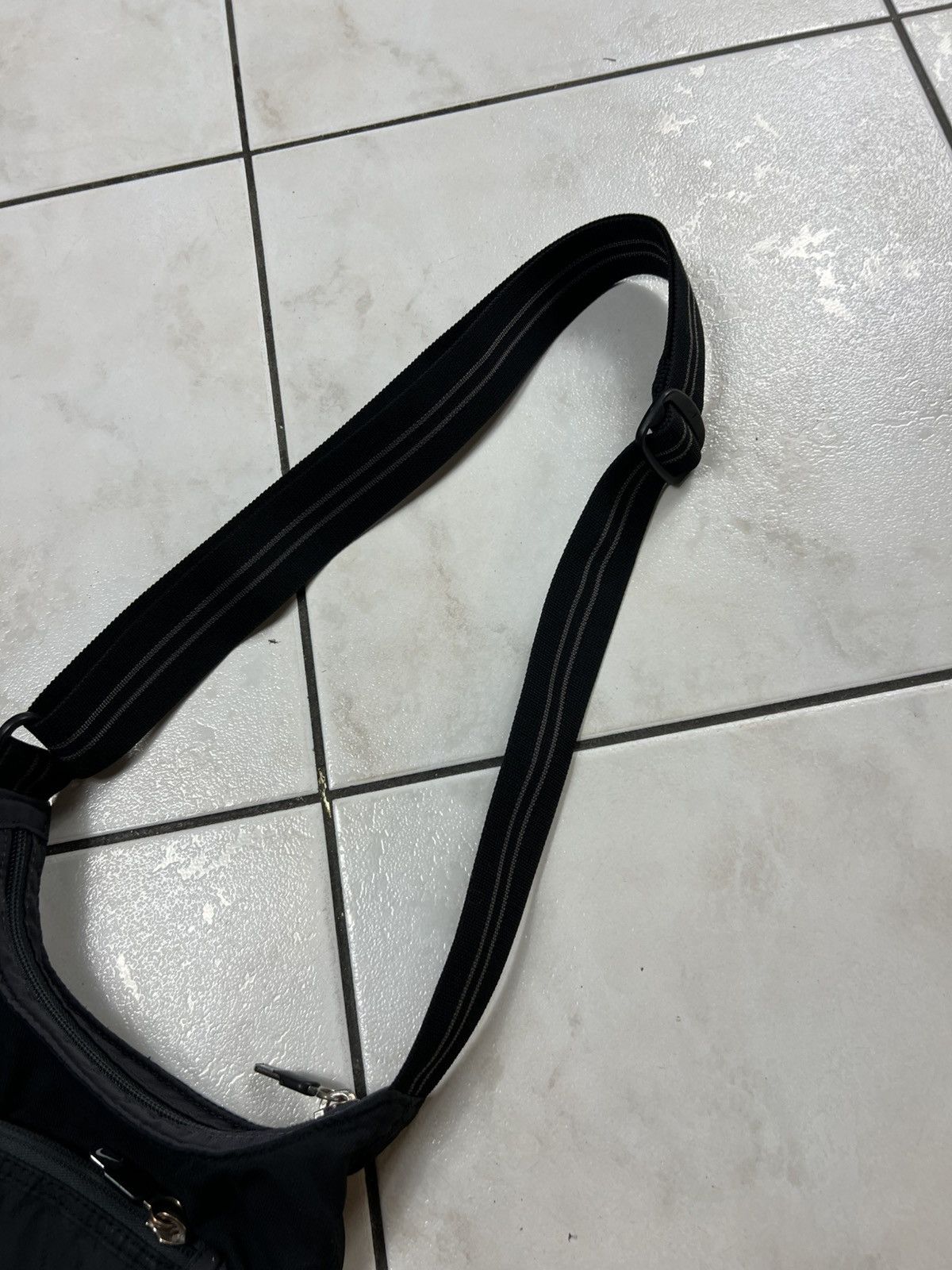 Nike Vintage Nike y2k shoulder bag crossbody drill swoosh logo Size ONE SIZE - 8 Thumbnail