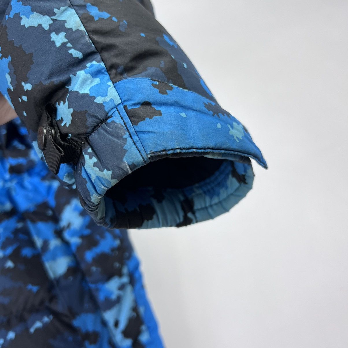 The North Face The North Face 1996 Nuptse digi blue camo puffer jacket Size S / US 4 / IT 40 - 6 Thumbnail