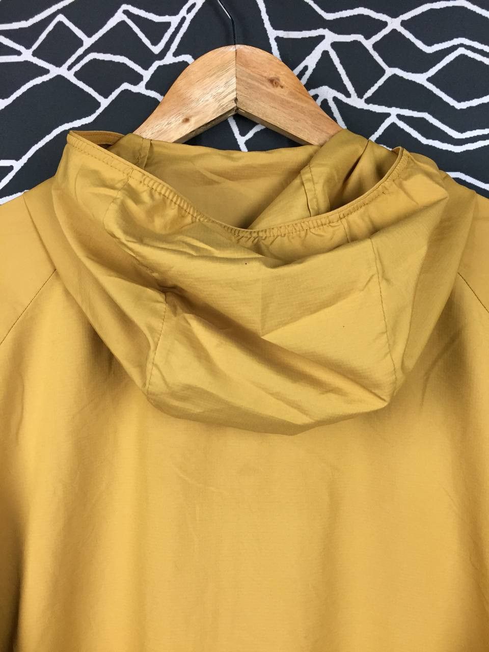 Uniqlo Uniqlo Mustard Yellow Pocketable UV Protection Parka Size US XL / EU 56 / 4 - 10 Thumbnail