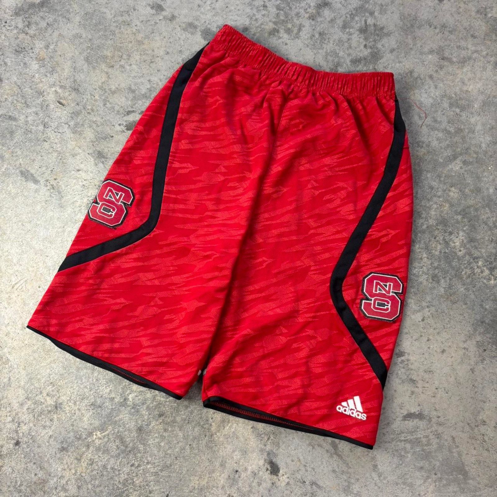 Adidas × Vintage Adidas NC State Athletic Shorts Size US 26 / EU 42 - 1 Thumbnail