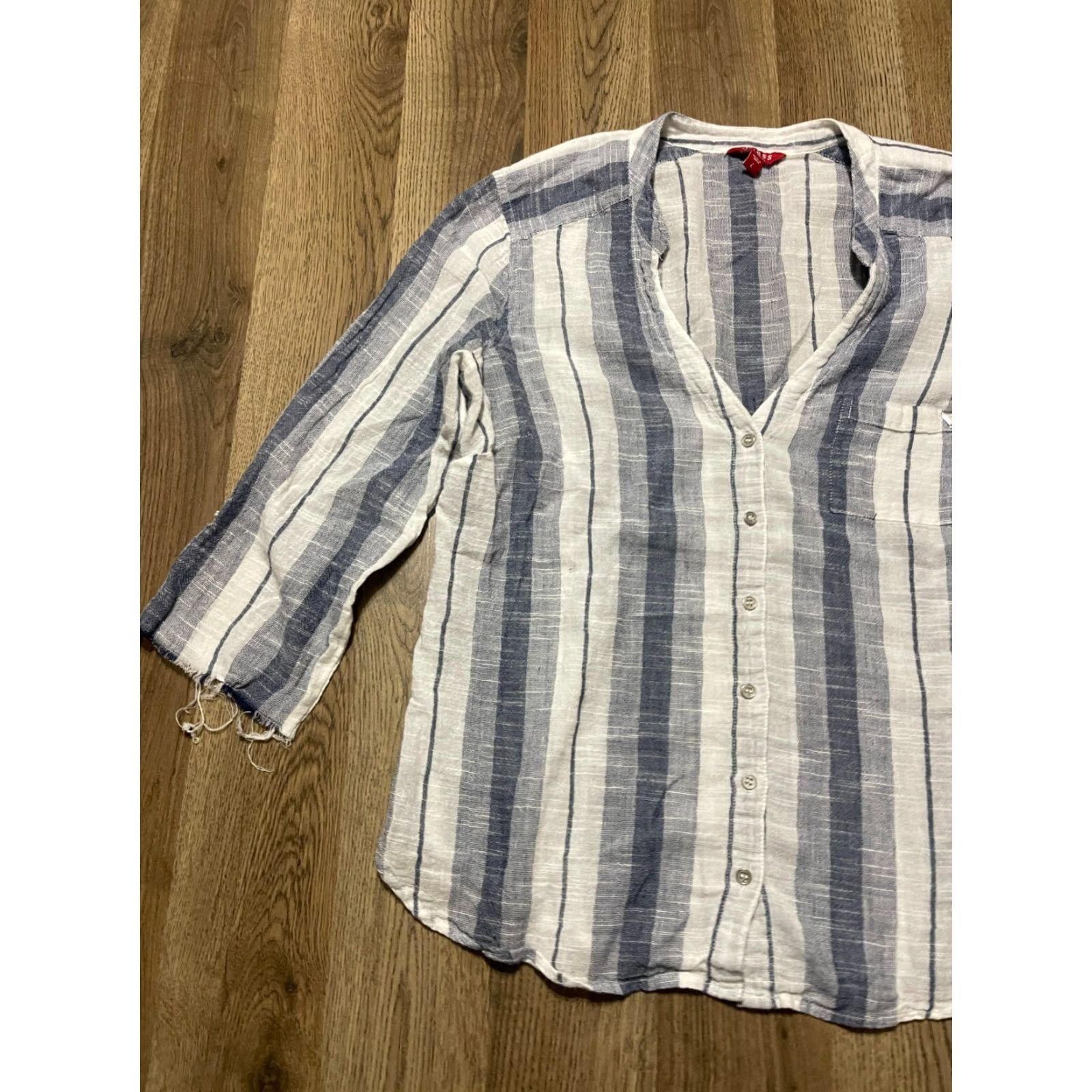 Guess GUESS Shirt Women's Large Blue White Striped Button Up V-neck 3/4 Sleeve Size L / US 10 / IT 46 - 3 Thumbnail