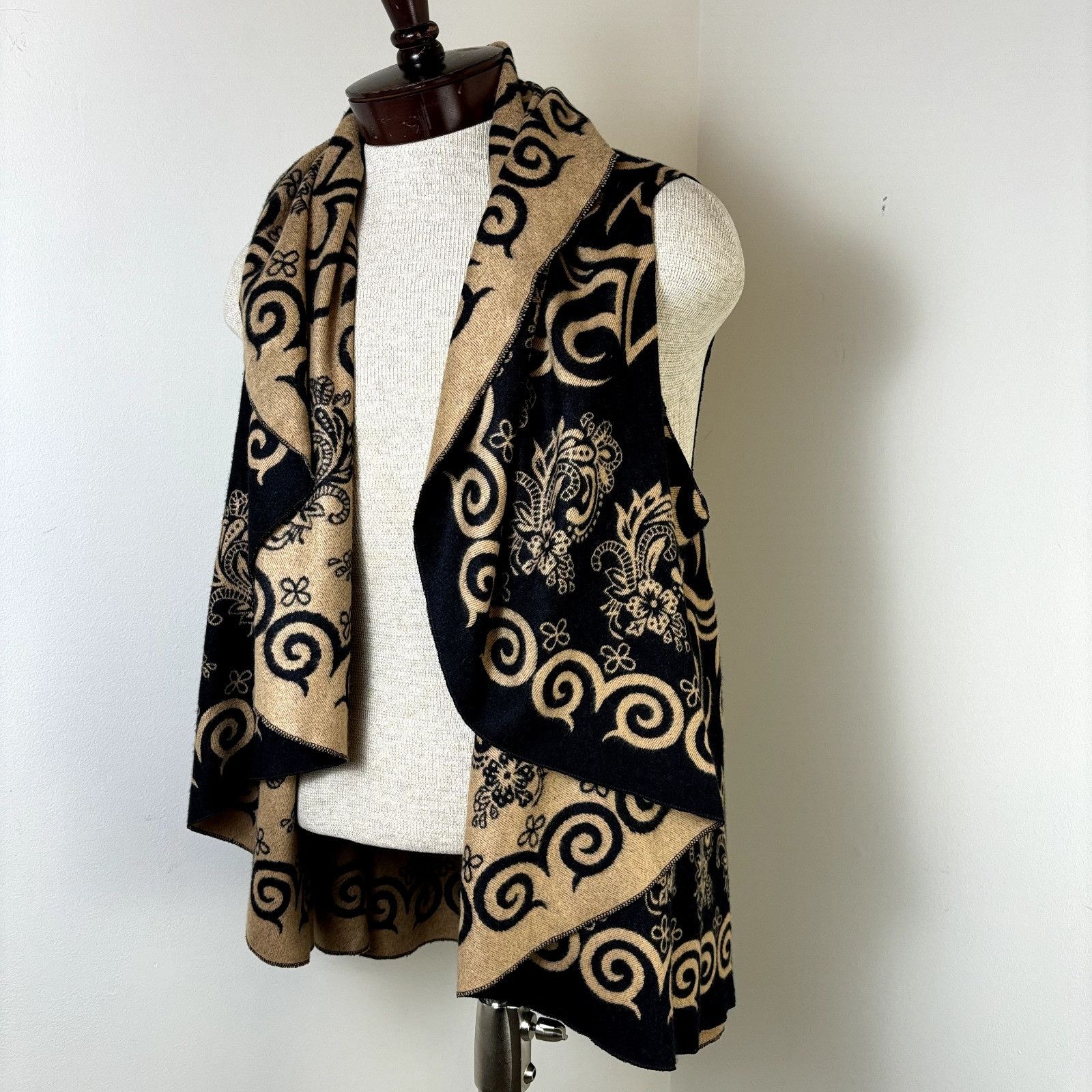 Other Women's Black & Beige NWOT Reversible Cotton Shawl/Cardigan Size ONE SIZE - 4 Thumbnail