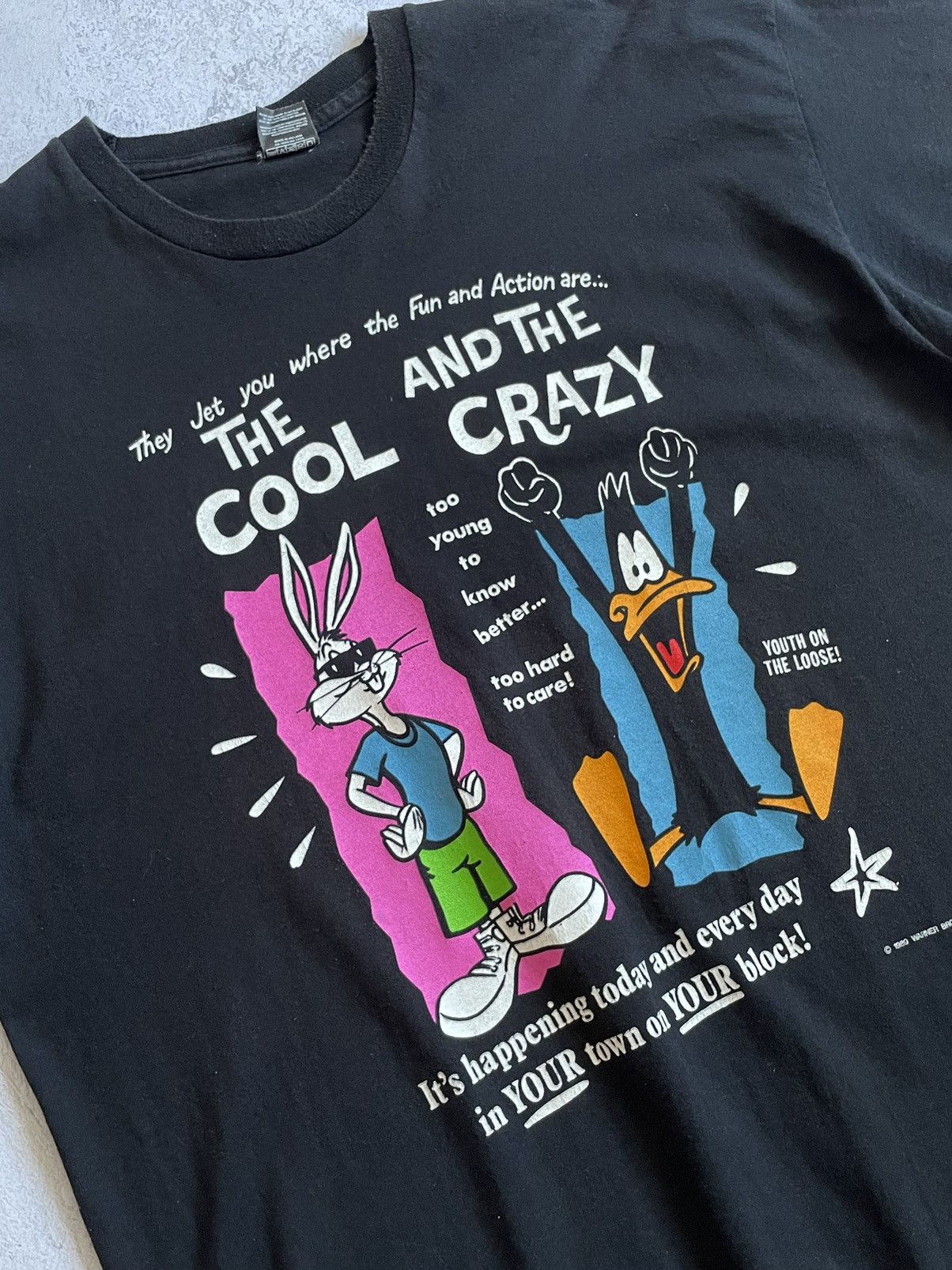 Vintage Vintage 80s Bucks Bunny & Daffy Duck “cool and crazy” XL Size US XL / EU 56 / 4 - 2 Thumbnail