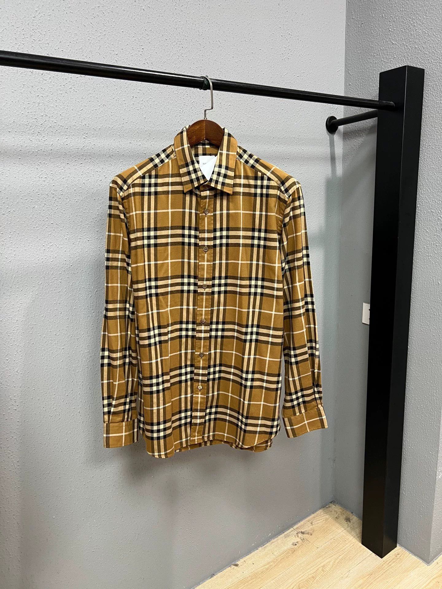 Burberry burberry plaid long sleeve shirt in xl Size US XL / EU 56 / 4 - 1 Thumbnail