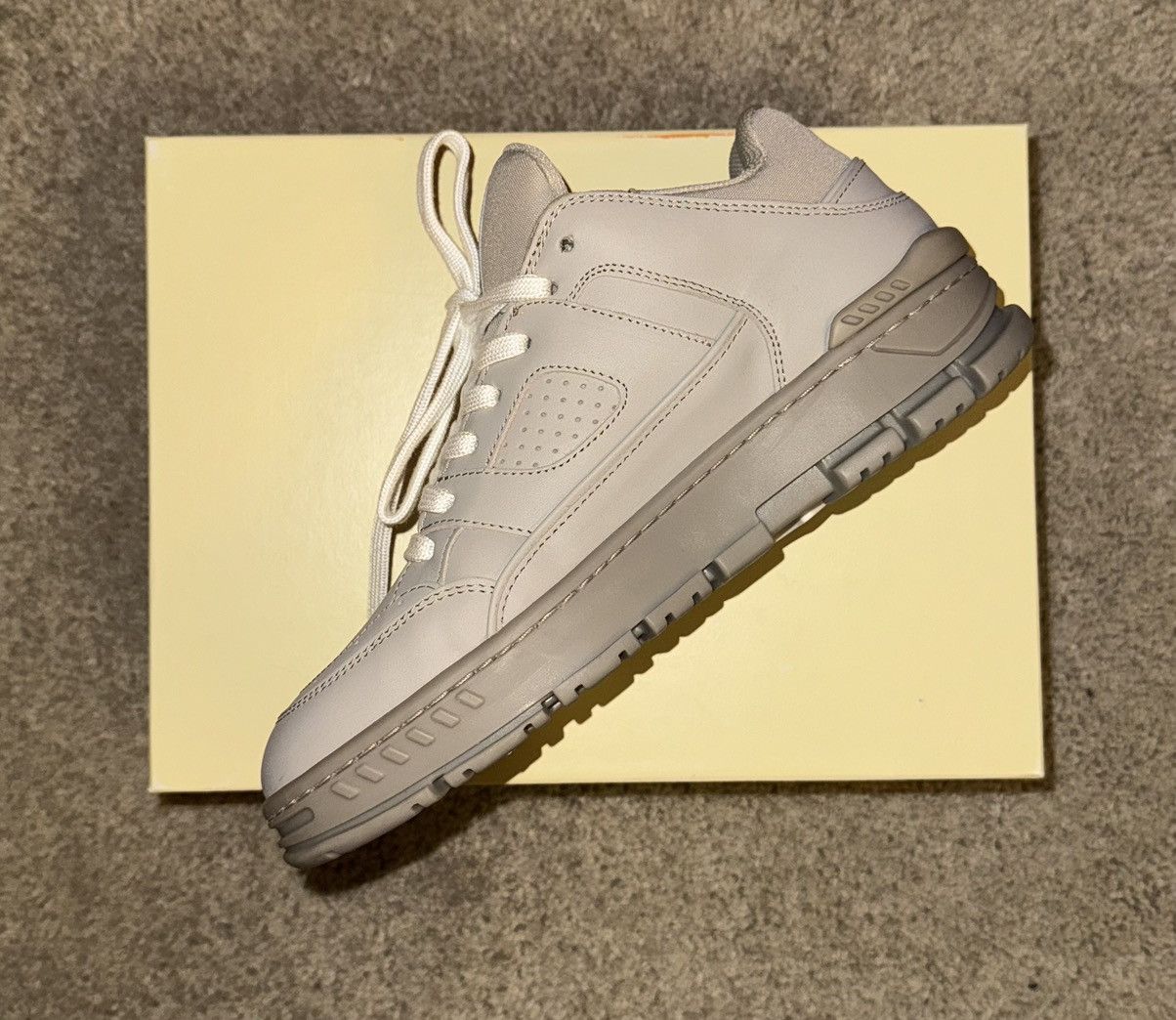 Axel Arigato Axel Arigato Area Lo Sneakers Beige Size US 6.5 / IT 36.5 - 2 Thumbnail
