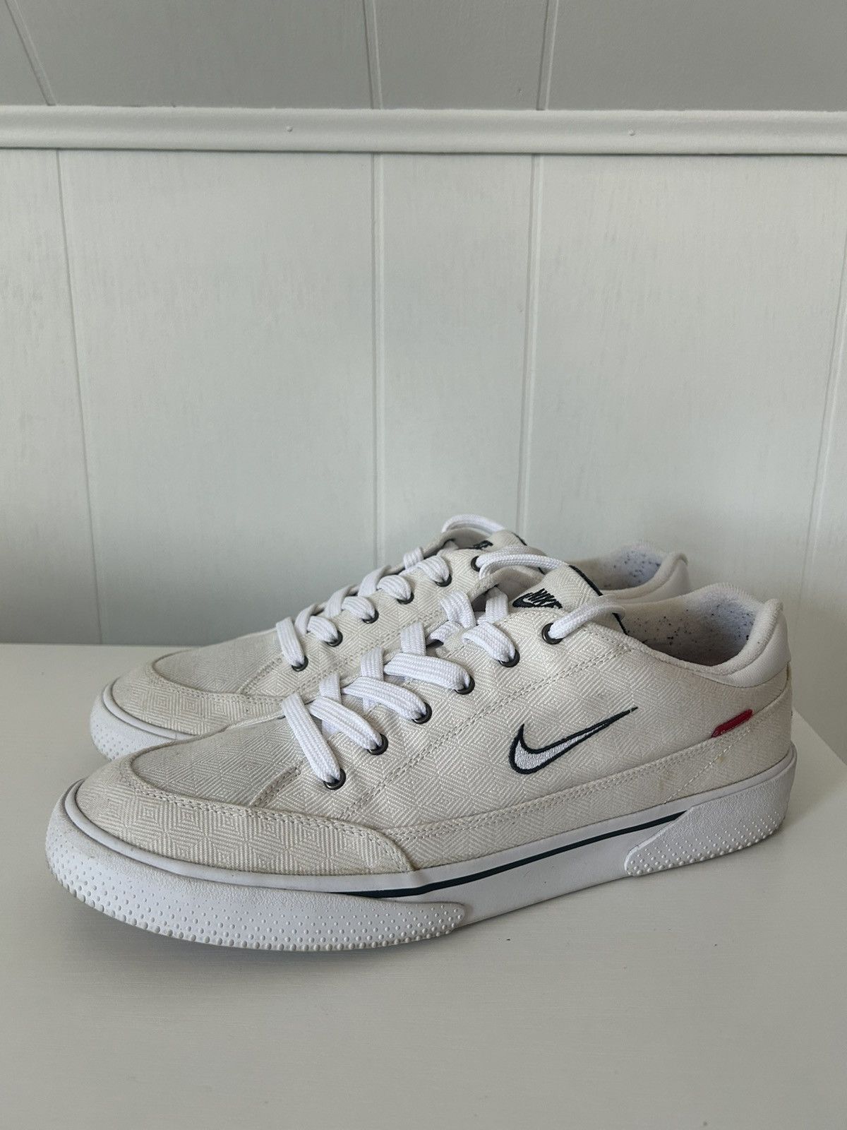 Nike × Supreme Nike SB x Supreme GTS QS White Size US 10.5 / EU 43-44 - 2 Thumbnail