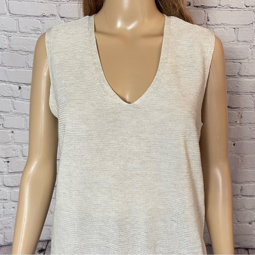 White House Black Market White House Black Market Knit Rayon Beige Sleeveless Top Ve Size L / US 10 / IT 46 - 3 Thumbnail