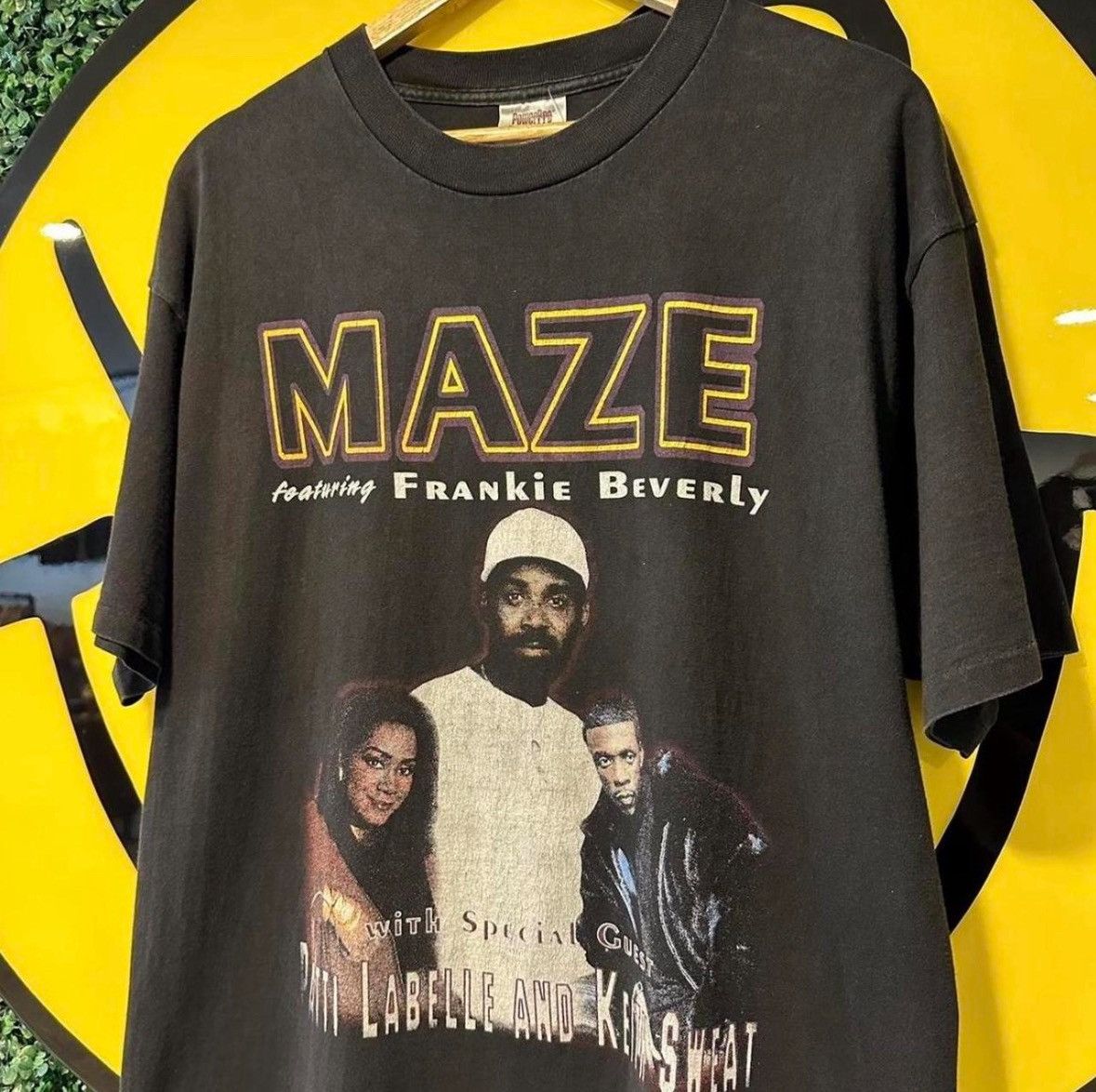 Vintage Vintage 90s Maze T Shirt Size US XL / EU 56 / 4 - 2 Thumbnail