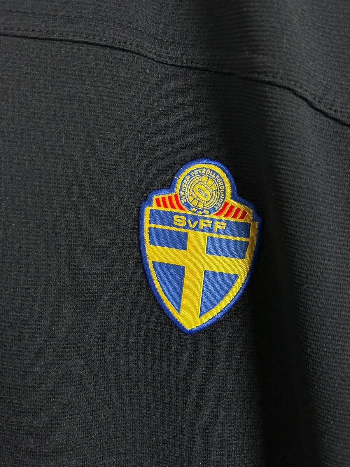 Vintage 00s Vintage Umbro Sweden SVFF Soccer Training Zip Polo Shirt Size US XL / EU 56 / 4 - 3 Thumbnail